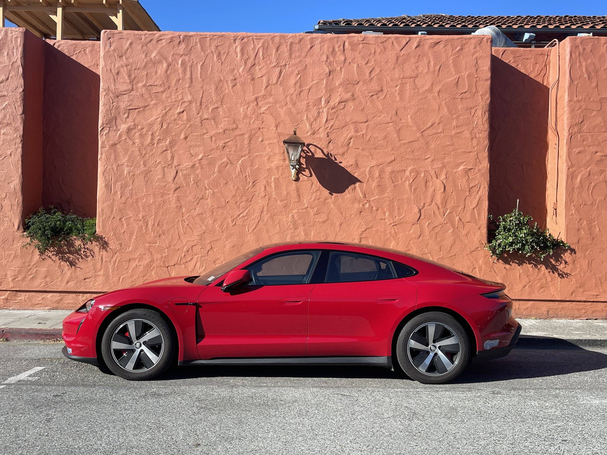 Porsche Taycan CARMINE RED Taycan Club 1653940876389
