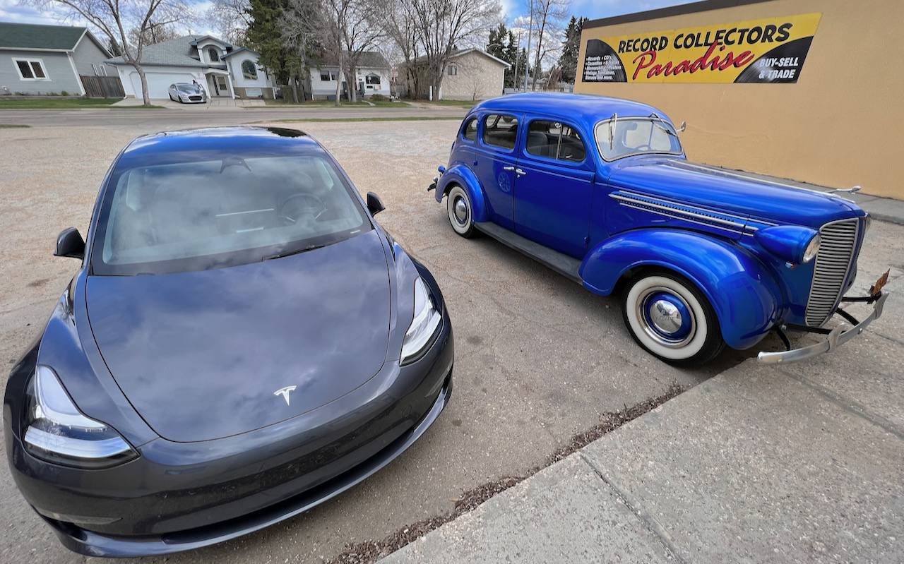 Porsche Taycan A Taycan Owner Buys a Tesla: Informal Battle of Two (Very Different) EVs! 2022 05 UNIT - 1 (4)