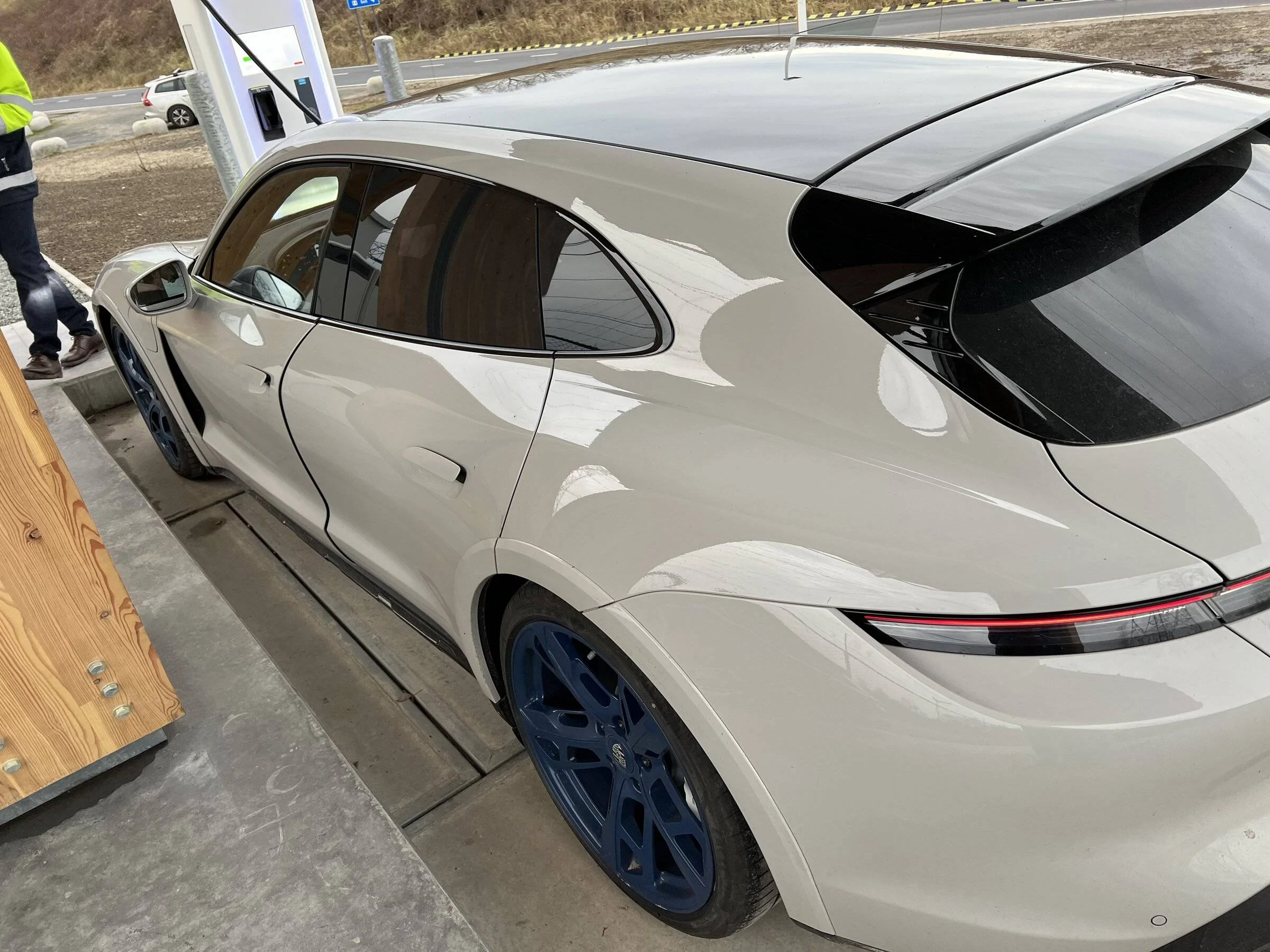 Porsche Taycan CT 4 Painted Wheel Arches and Part Numbers of Cross Turismo Turbo S 6D543956-C668-4303-A381-4DCC900C282D