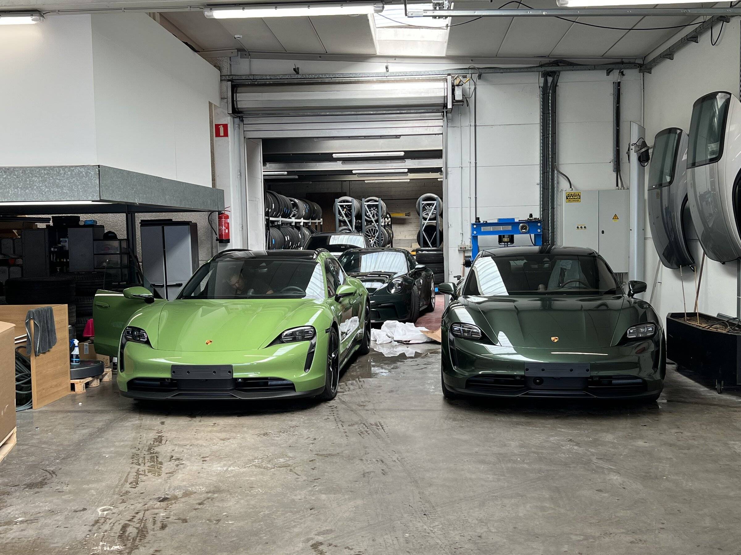 Porsche Taycan 🎨 PTS: PAINT TO SAMPLE Taycan Club & Photos Thread D0FD1883-638C-45BC-9B24-966FDA538054