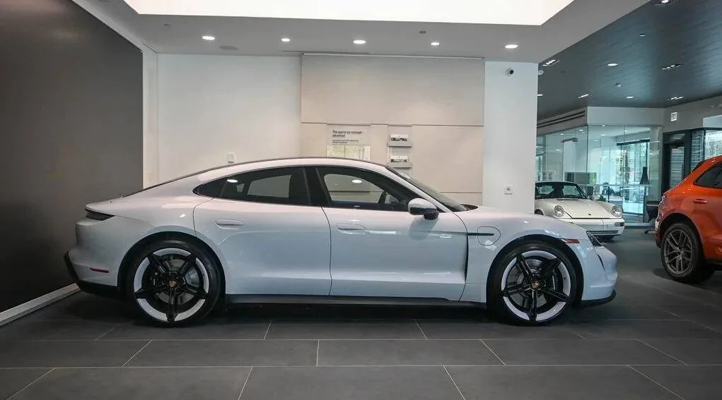 Porsche Taycan ICE GREY Taycan Club 4s