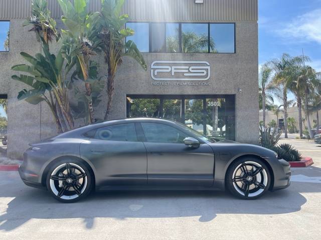 Porsche Taycan VOLCANO GREY Taycan Club 65A95DB1-109D-4382-A68E-70633073D861