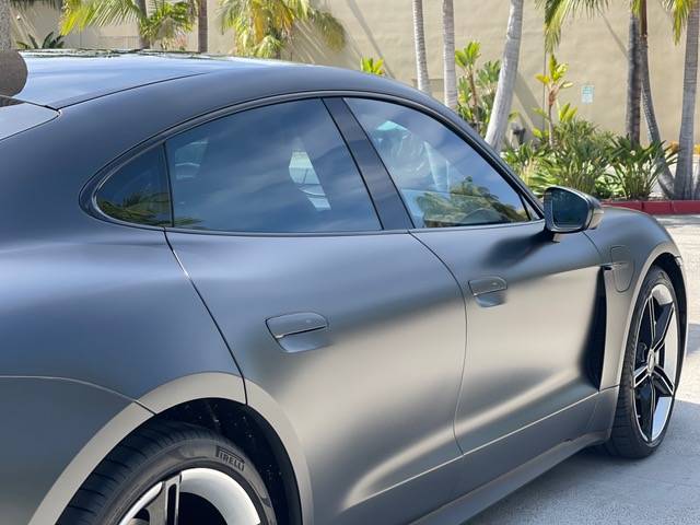 Porsche Taycan VOLCANO GREY Taycan Club 47E8D672-31E2-429B-B8CC-8E937ADA72FD