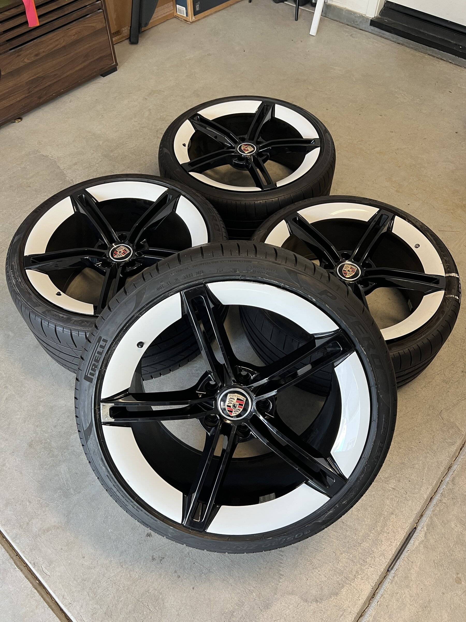 Porsche Taycan Mission E 21 inch White On Black with Pirelli Tires 3E166BEF-7476-4CE3-9C1C-38327CF86651