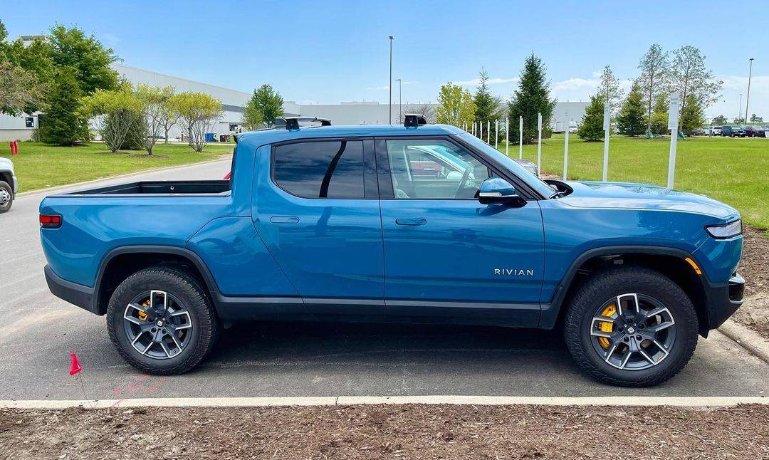 Porsche Taycan Neptune Blue GTS help! Rivian Blue