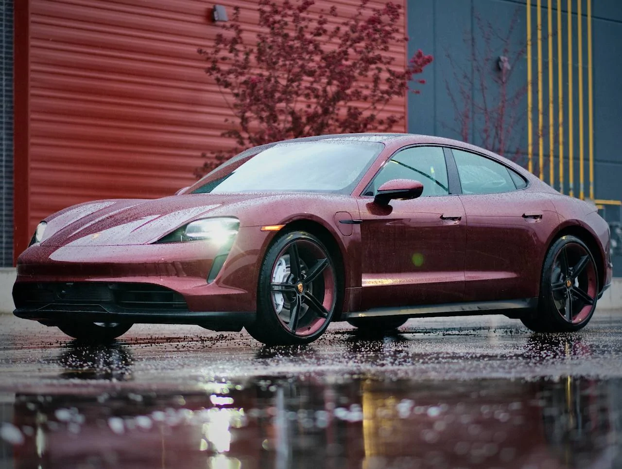 Porsche Taycan CHERRY METALLIC Taycan Club 2022 06 car - 1 (3)