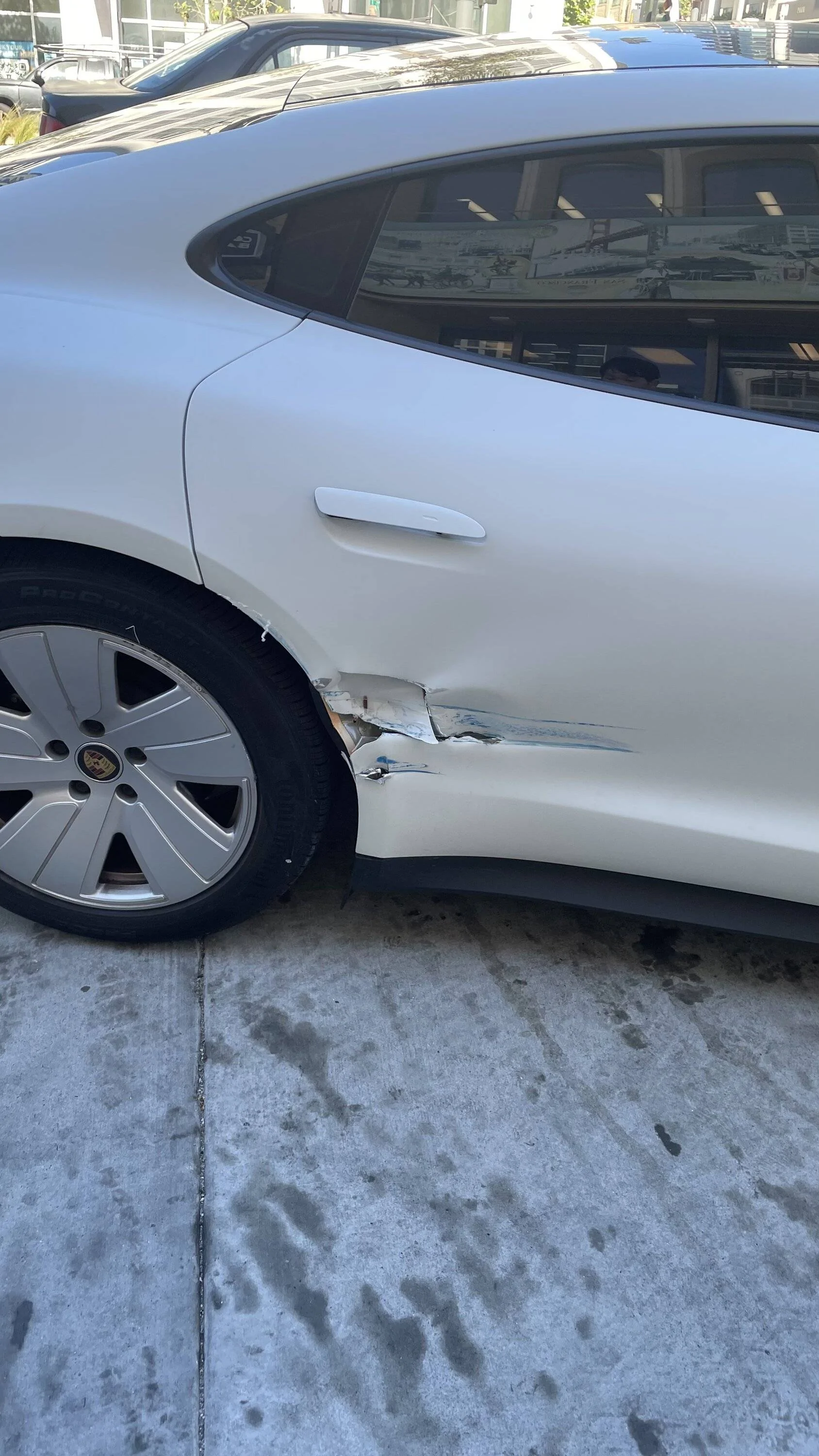 Porsche Taycan Taycan back door repair IMG-2404
