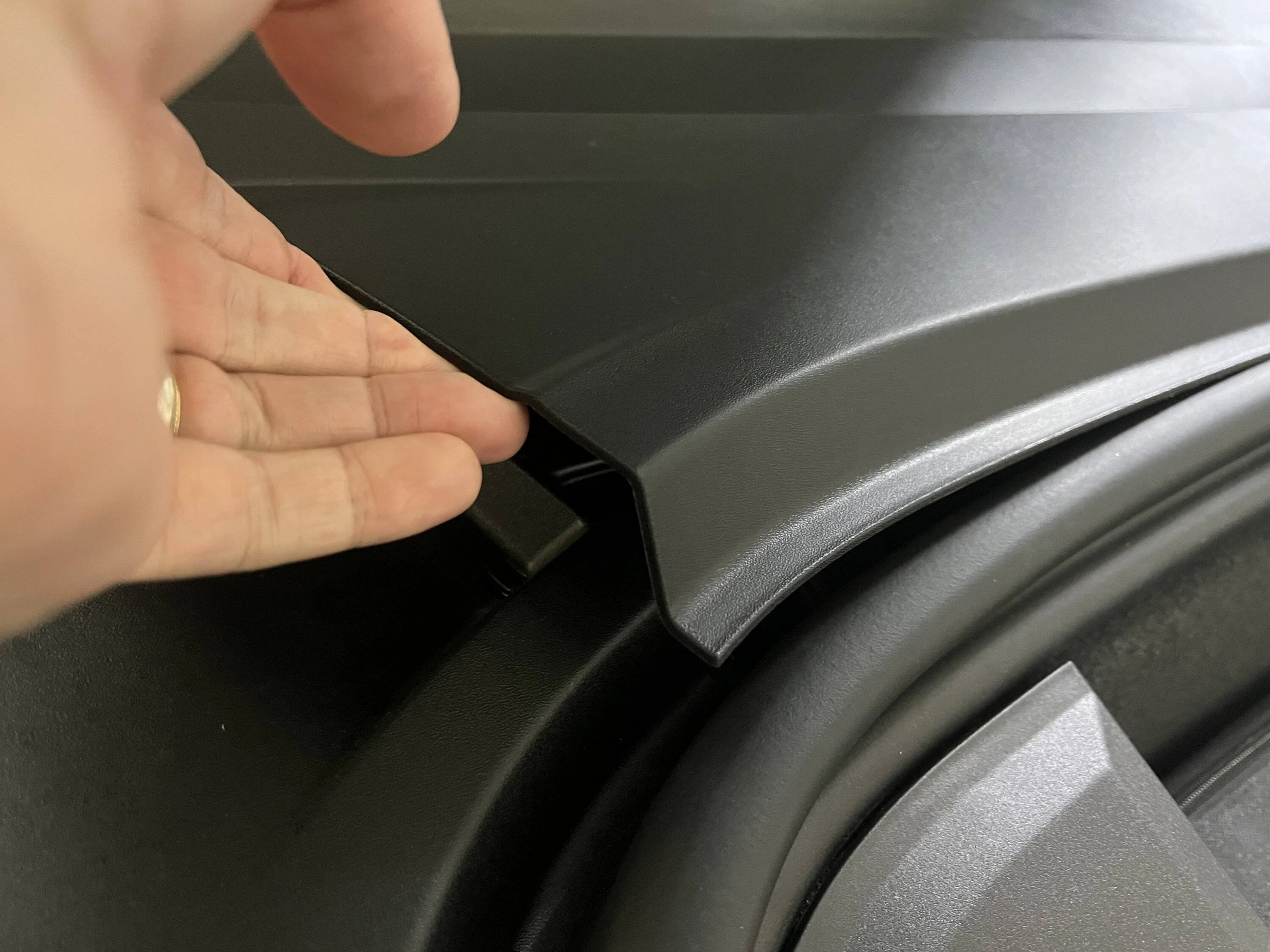 Porsche Taycan How-to: Disconnect 12v battery IMG_1311