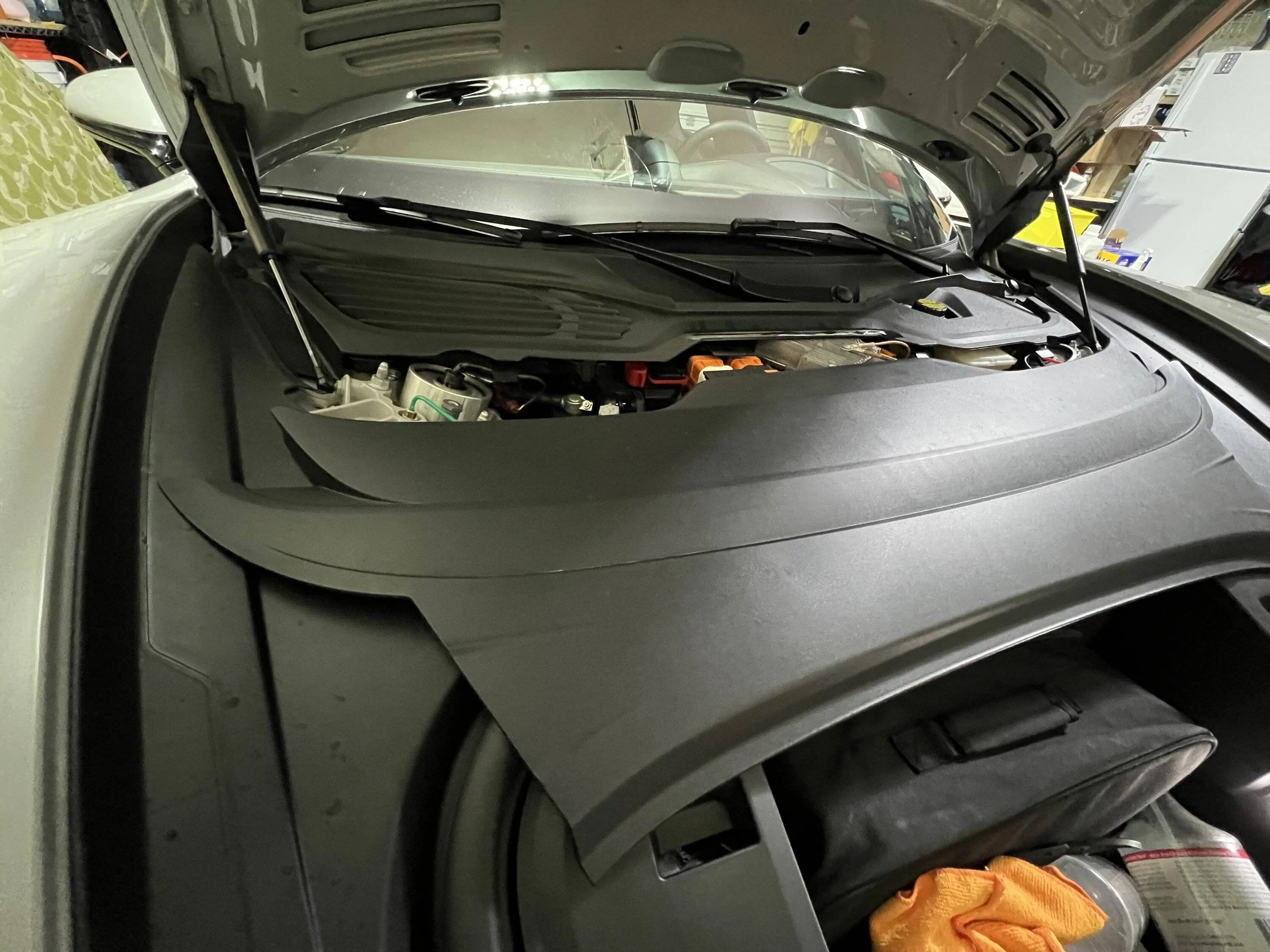 Porsche Taycan How-to: Disconnect 12v battery IMG_1314