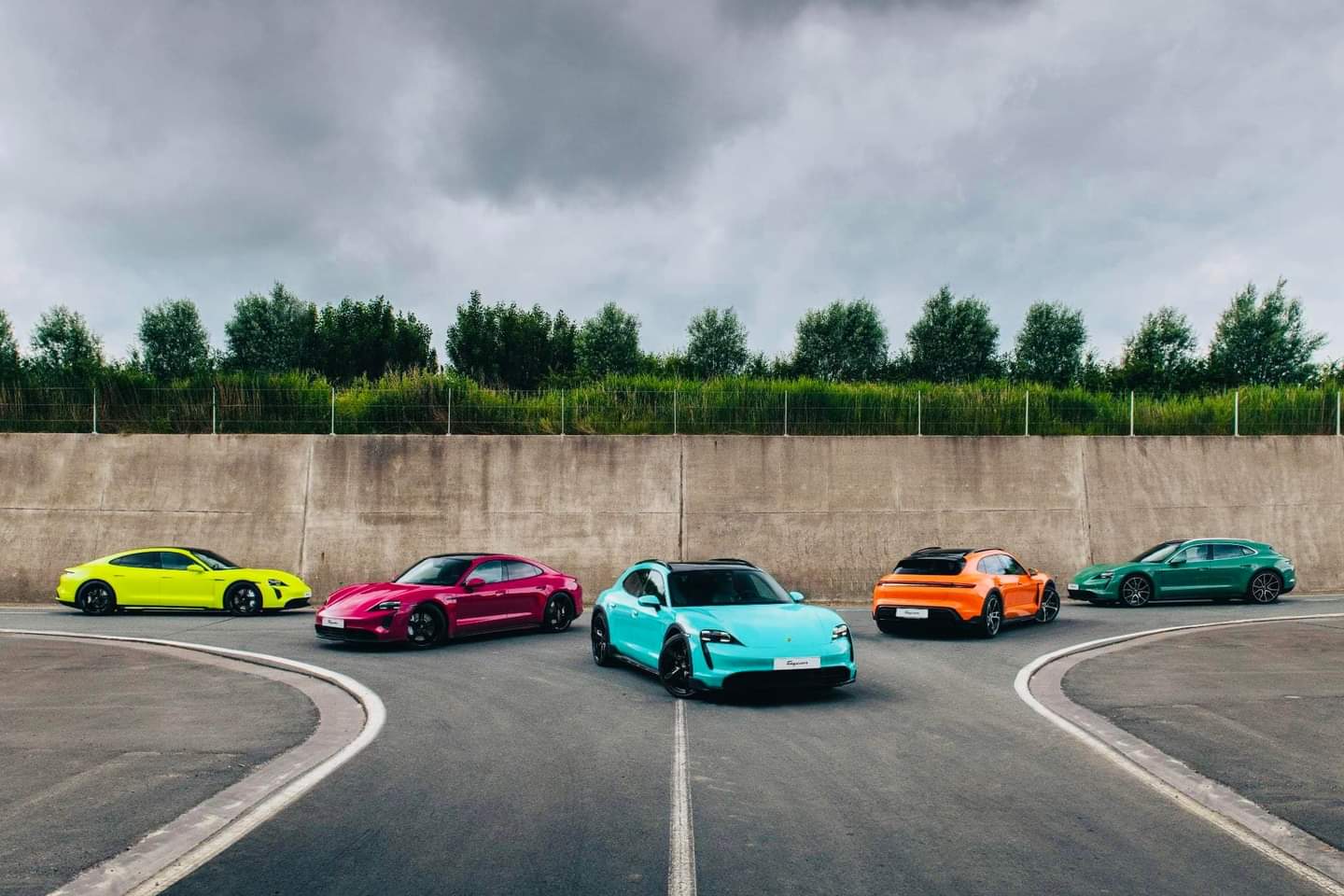 Porsche Taycan 🎨 PTS: PAINT TO SAMPLE Taycan Club & Photos Thread 655081331553