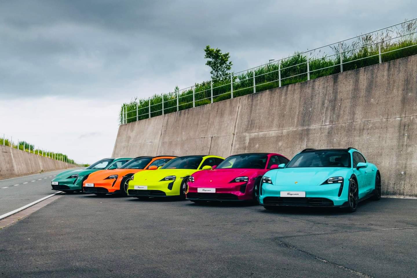 Porsche Taycan 🎨 PTS: PAINT TO SAMPLE Taycan Club & Photos Thread 55081328703
