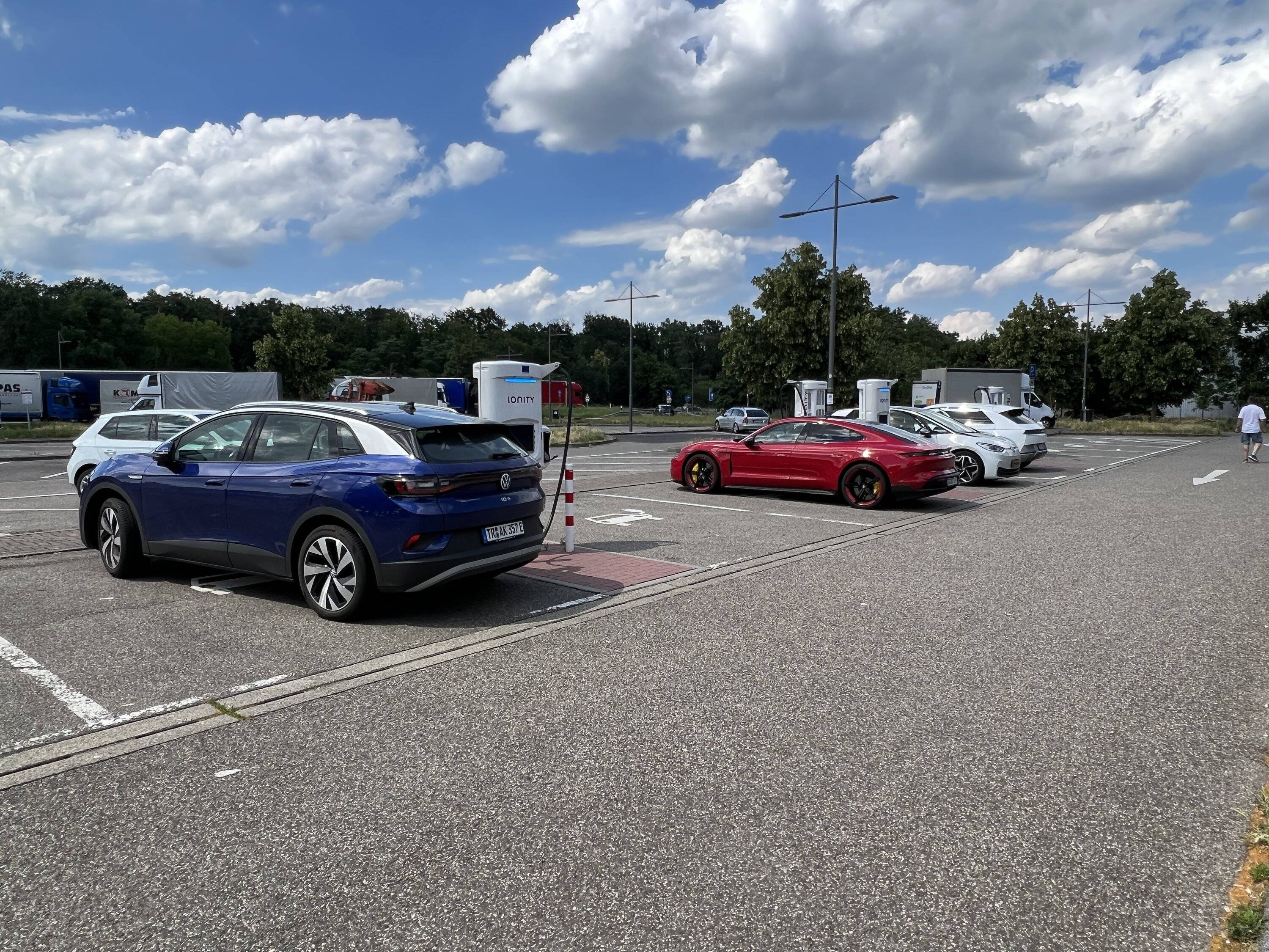 Porsche Taycan Tarifa to Nordkapp Day 3:  Lyon to Hamburg    Unable to keep up with our schedule today.  Too many roadworks in Germany ! 6925B677-5A4A-4AD6-A00D-17C7E8F637C9
