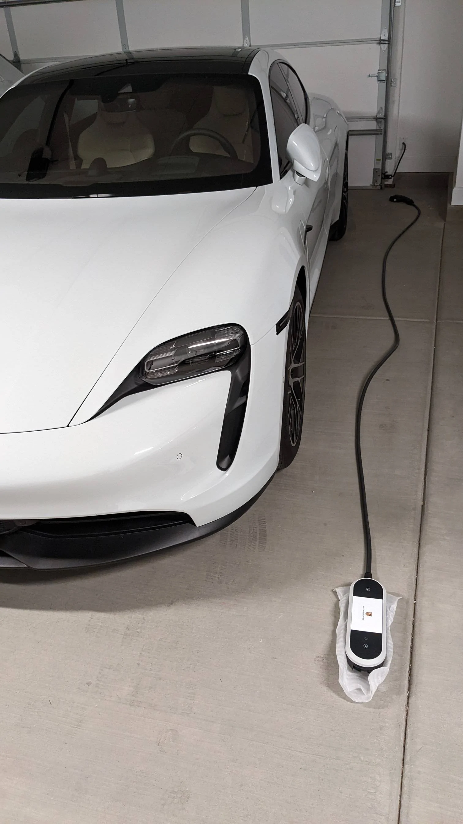 Porsche Taycan 16' Cable length - Porsche Mobile Charger Plus PXL_20220614_133722646