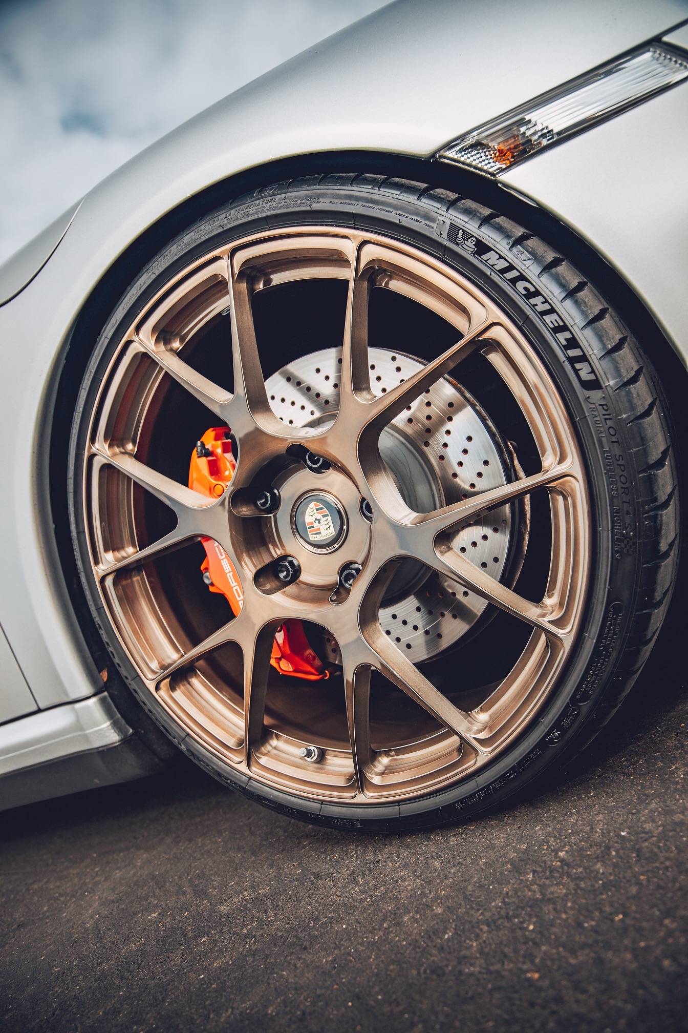 Porsche Taycan Signature Wheel - Now Here For The Taycan! 39eee748-8e04-4655-98ba-af14b358b533_1_201_a-jpe