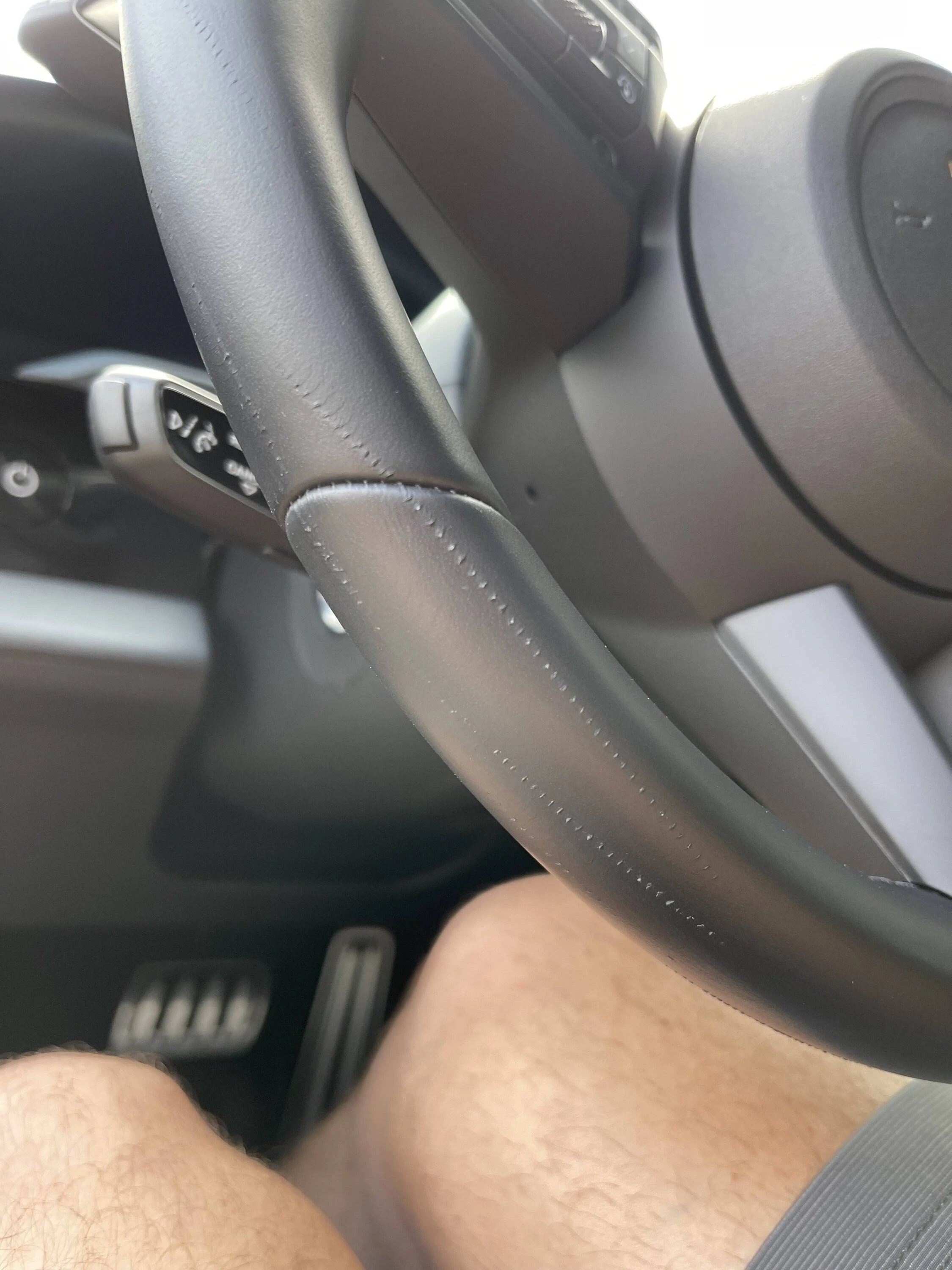 Porsche Taycan Steering Wheel Leather Damage TaycanCT4SteeringWheelDamag