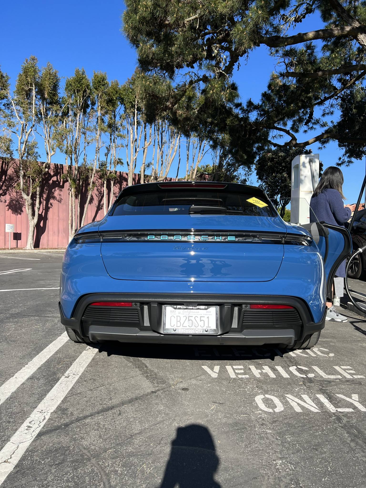 Porsche Taycan Glacier blue Porsche logo 9515CA1A-C0B1-4022-BF02-00C2E9DFED6D