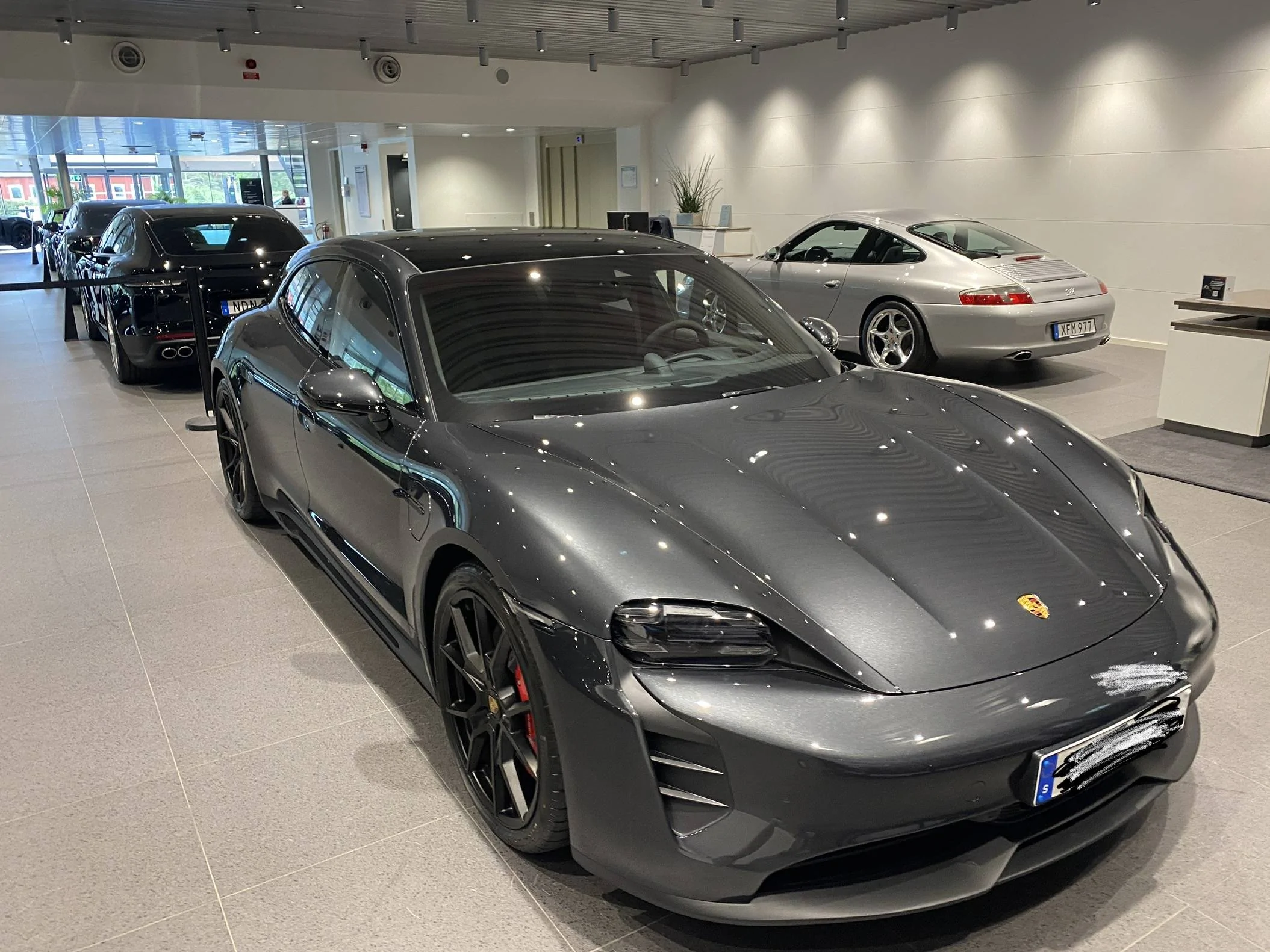 Porsche Taycan GTS ST is here! 695B3D0C-E8C2-4F30-AB7A-235BD4AF2771