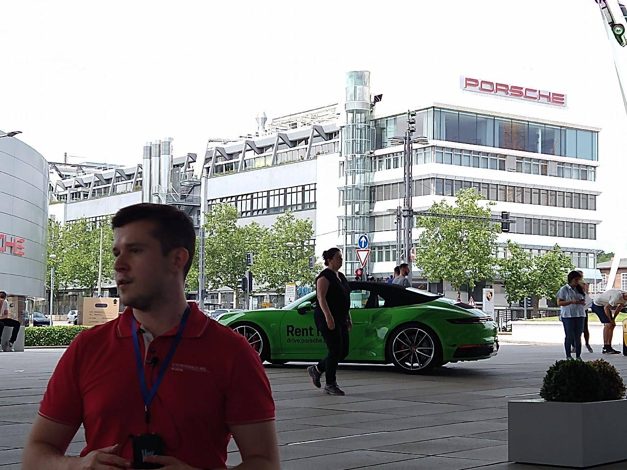Porsche Taycan Taycan Factory Tour museum (1)