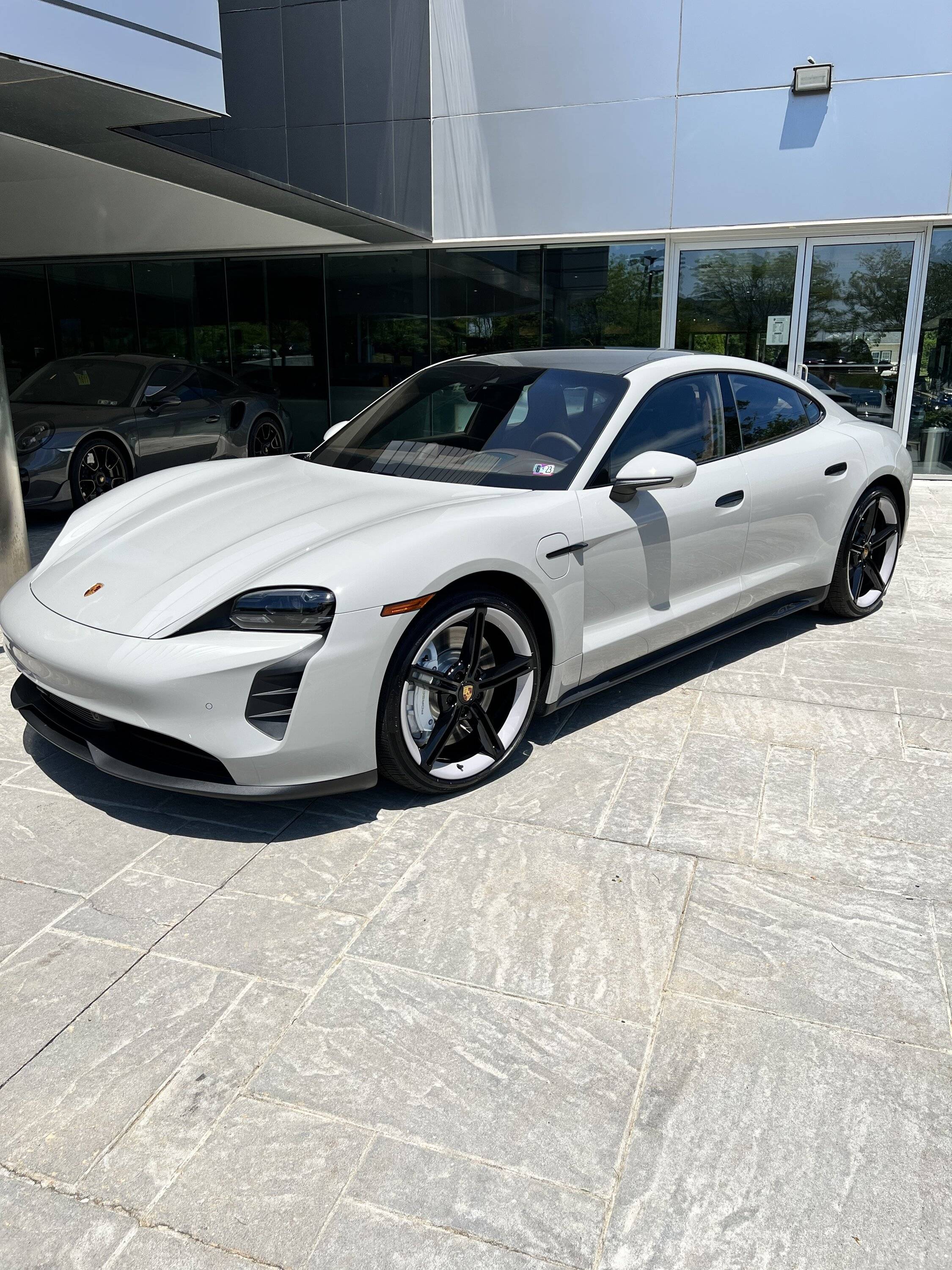 Porsche Taycan CHALK Taycan Club B057796E-EDFB-4B65-A7A7-69E2323C69DE