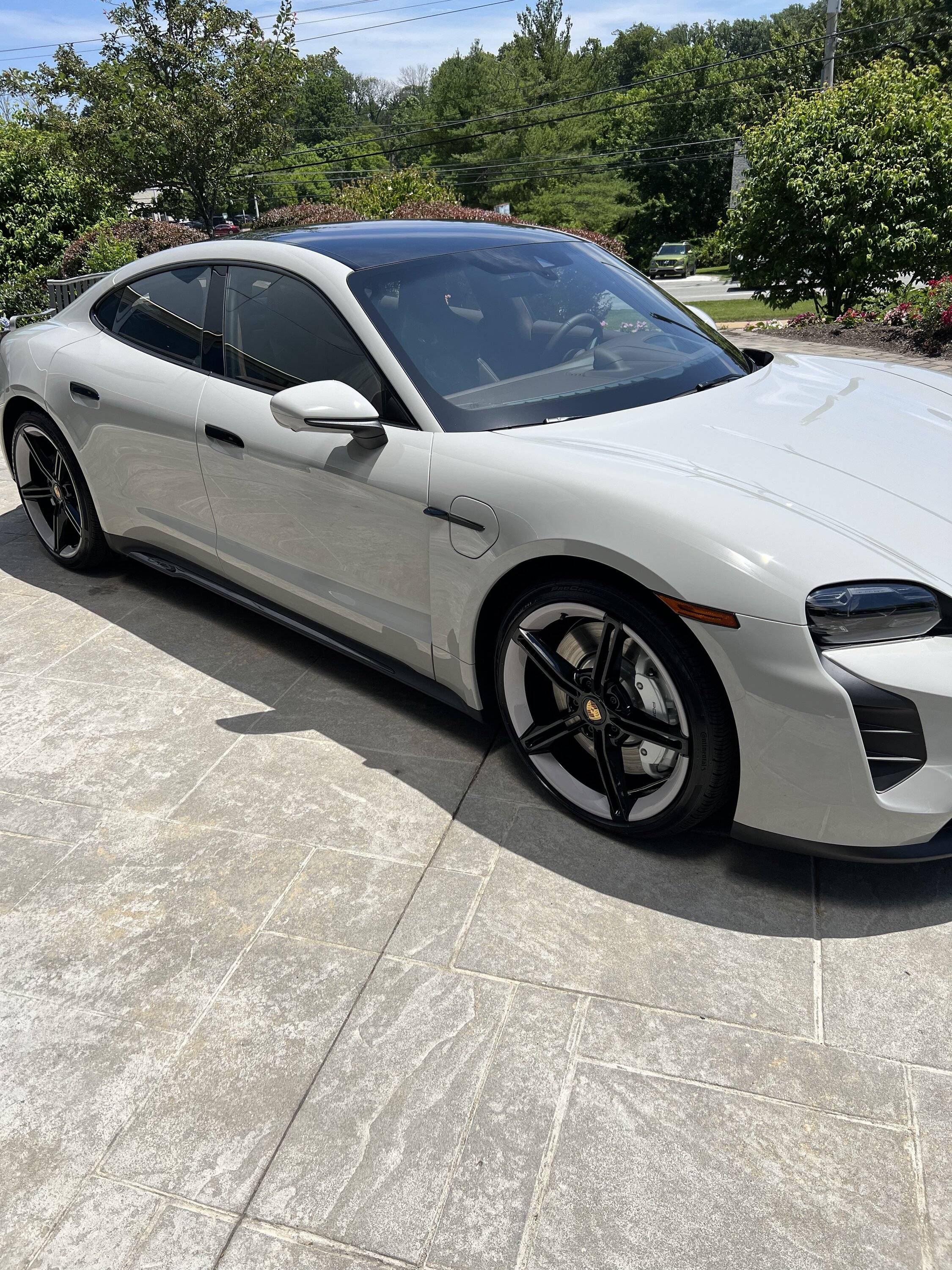 Porsche Taycan CHALK Taycan Club F5A951D7-B510-4497-88C2-368CF8BED693