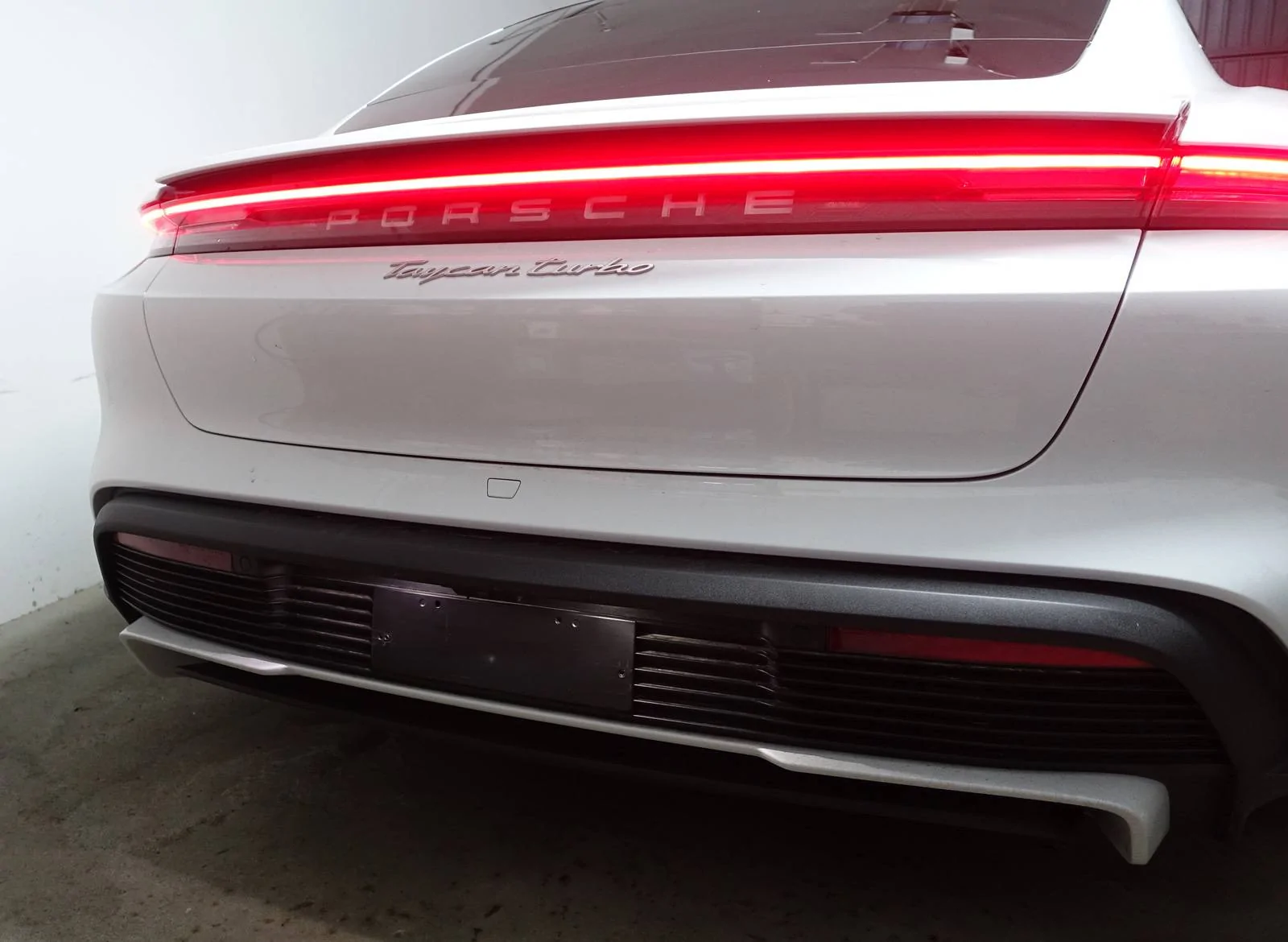 Porsche Taycan No more Monkey Butt lp2