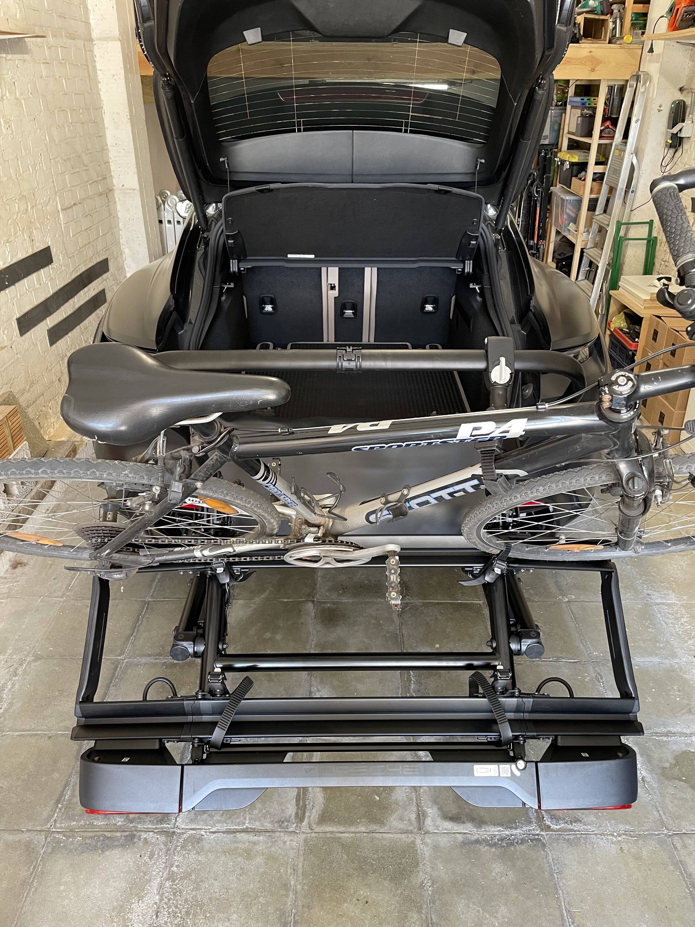 Porsche Taycan Porsche Bike Rack (step by step picture of the installation) F0F49E62-60B9-4E9A-8C9A-CF392B9C222A