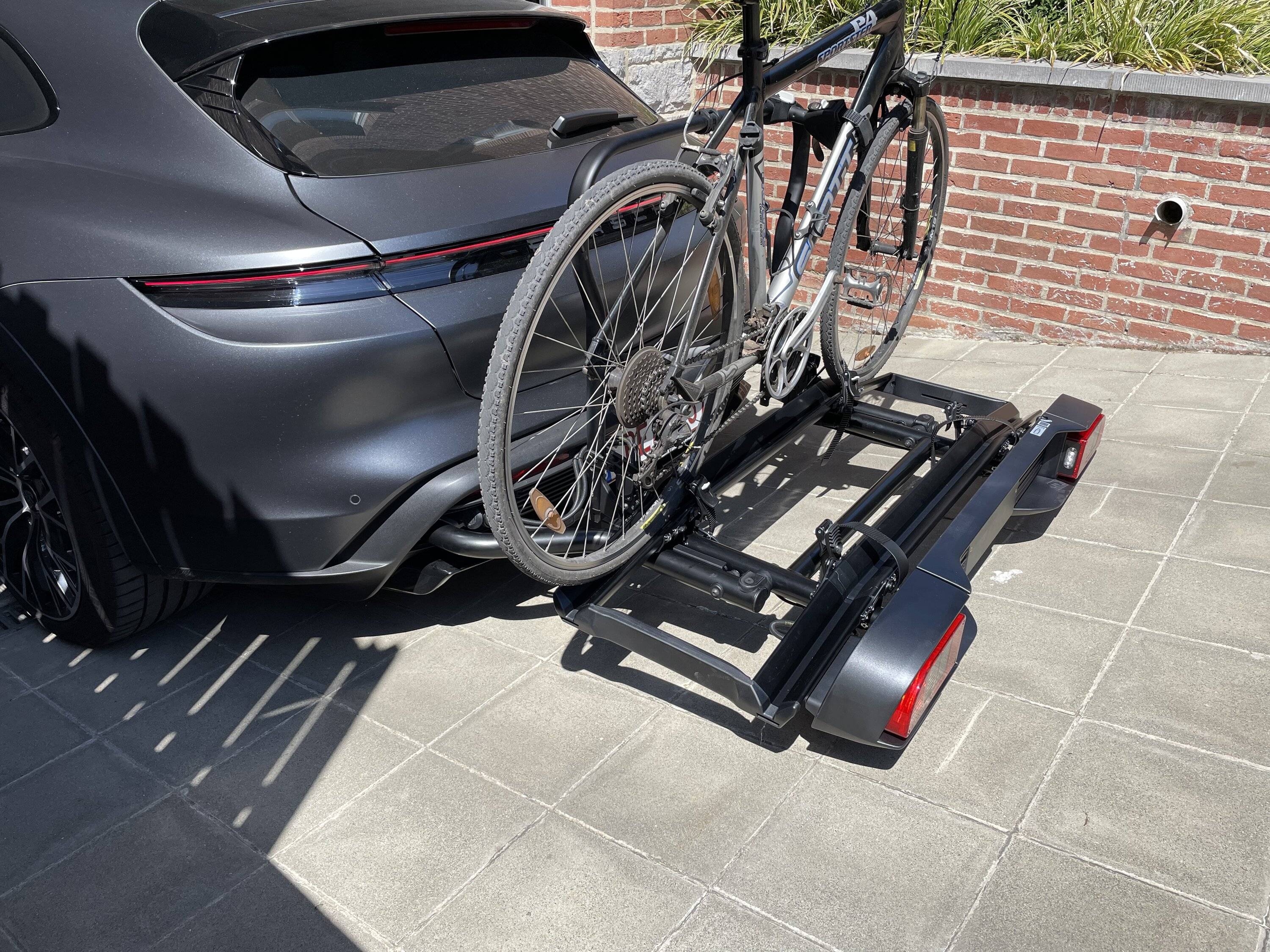 Porsche Taycan Porsche Bike Rack (step by step picture of the installation) 5D5A6DA7-E20E-4181-BB9C-063FB3F59F20