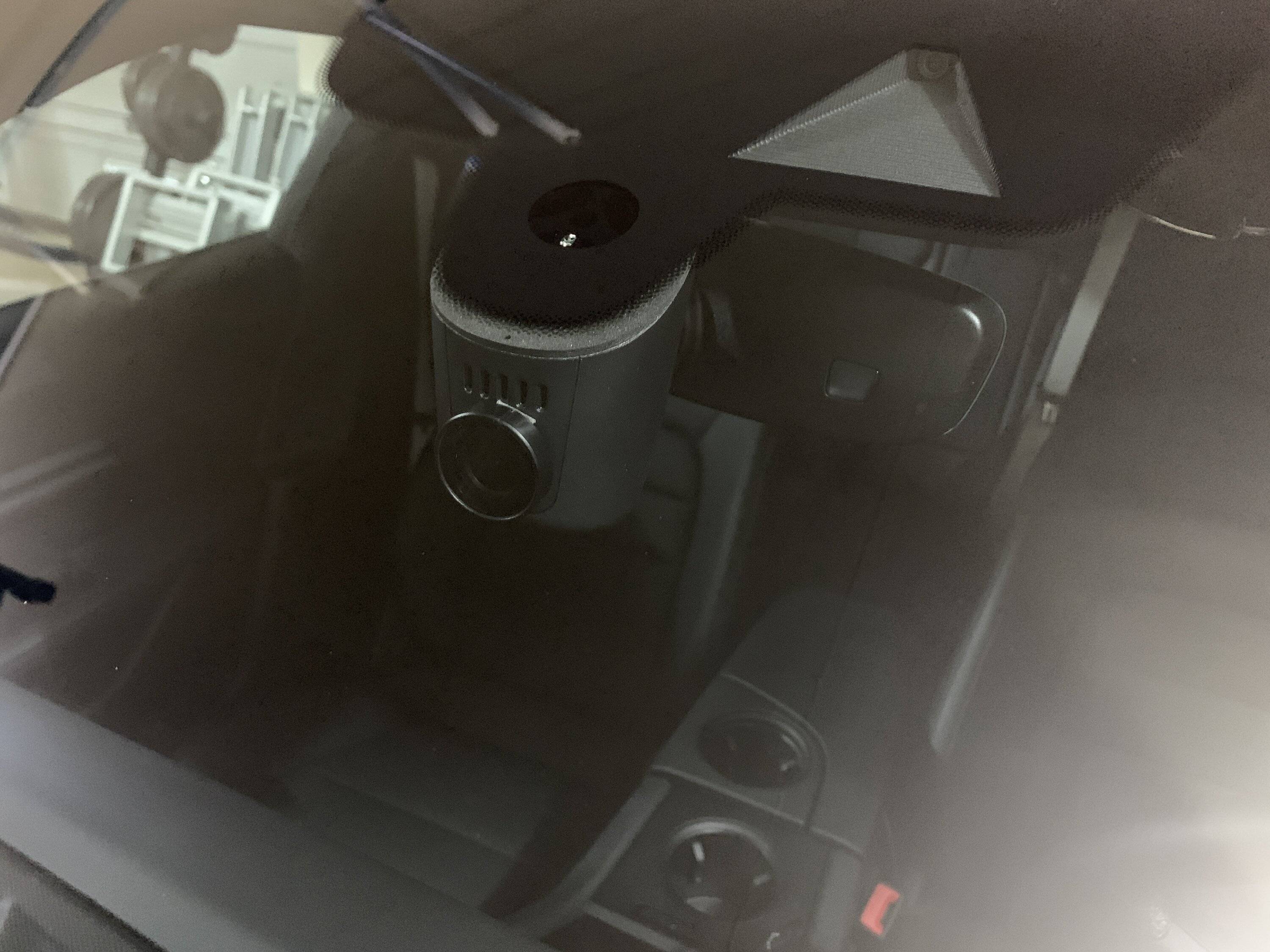 Porsche Taycan Fitcamx dashcam installation FC21CD46-AECA-4487-9F1F-82A03ED93D30