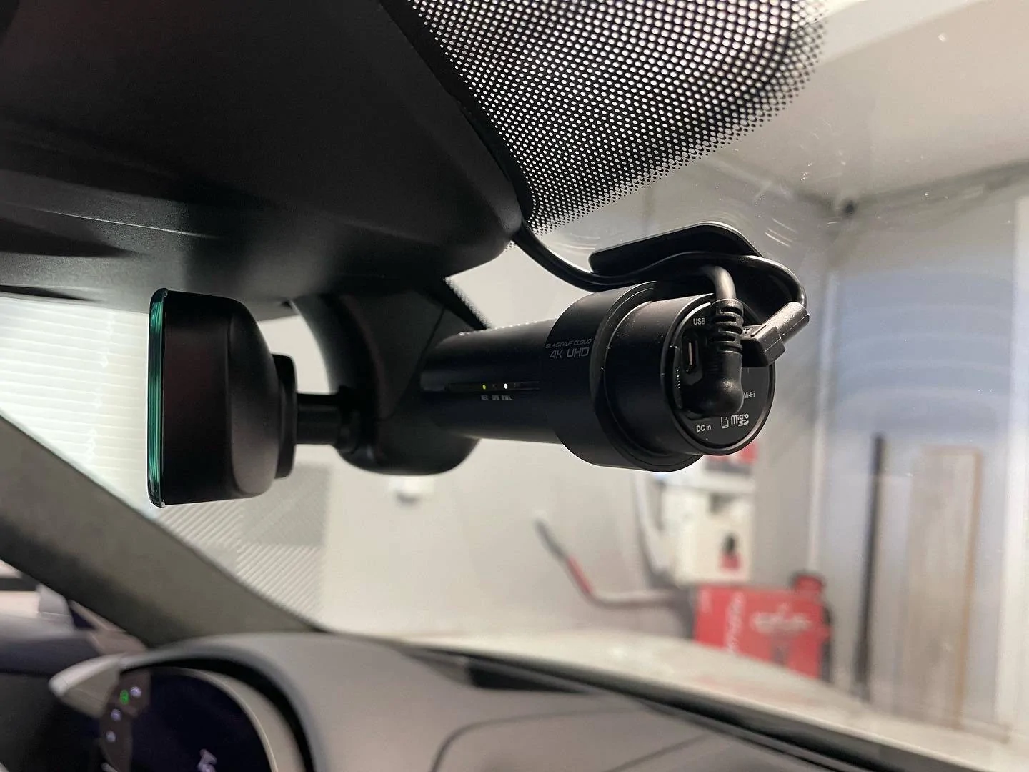 Porsche Taycan DashCam and WiFi EA1B8FCF-C6D1-4A22-8E8F-0100CB4851D3