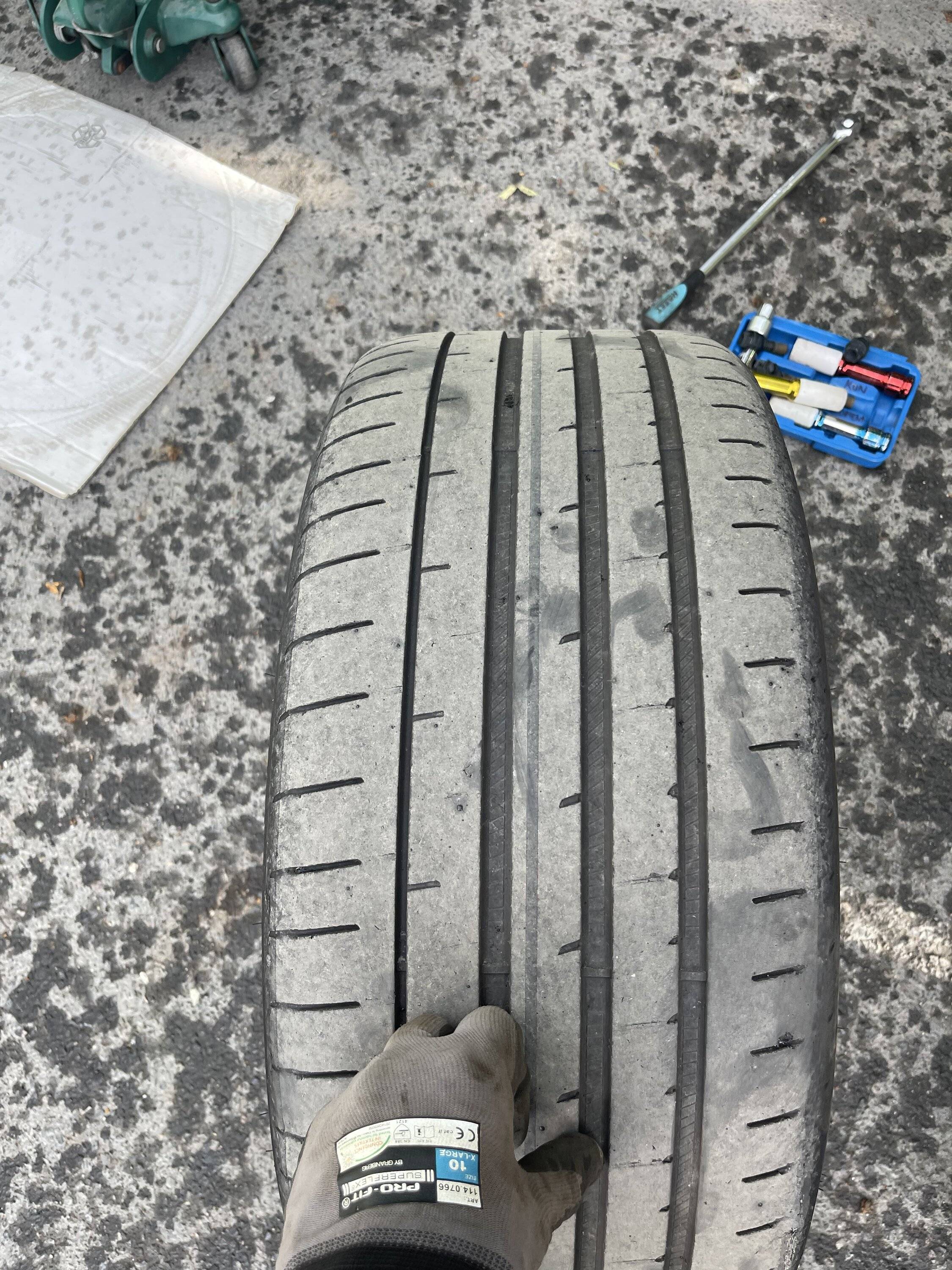 Porsche Taycan Front tire wear 26F6135A-E22F-4188-92BD-A8C38D70E183