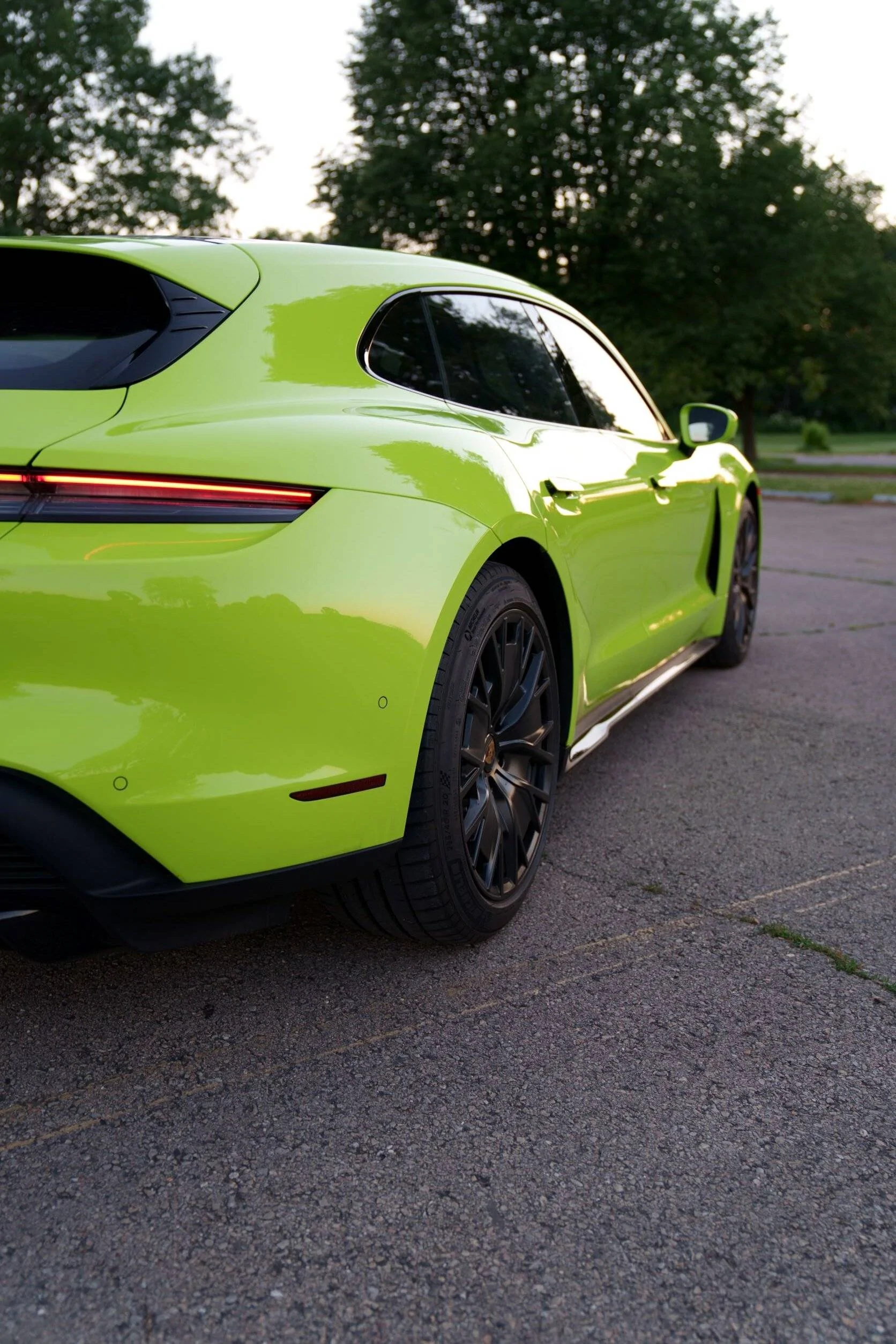 Porsche Taycan 🎨 PTS: PAINT TO SAMPLE Taycan Club & Photos Thread DSC06074(small)