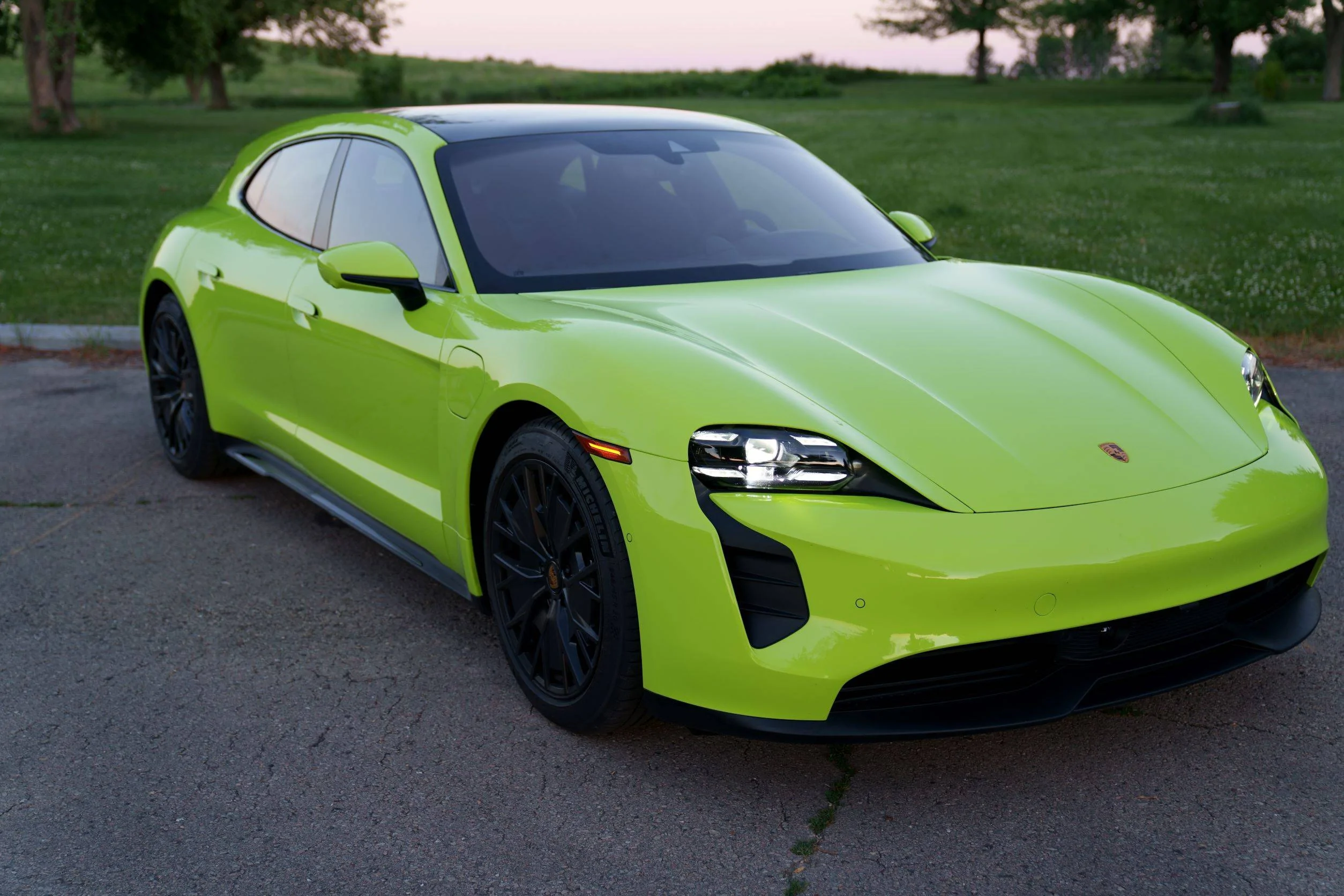 Porsche Taycan 🎨 PTS: PAINT TO SAMPLE Taycan Club & Photos Thread DSC06058(small)