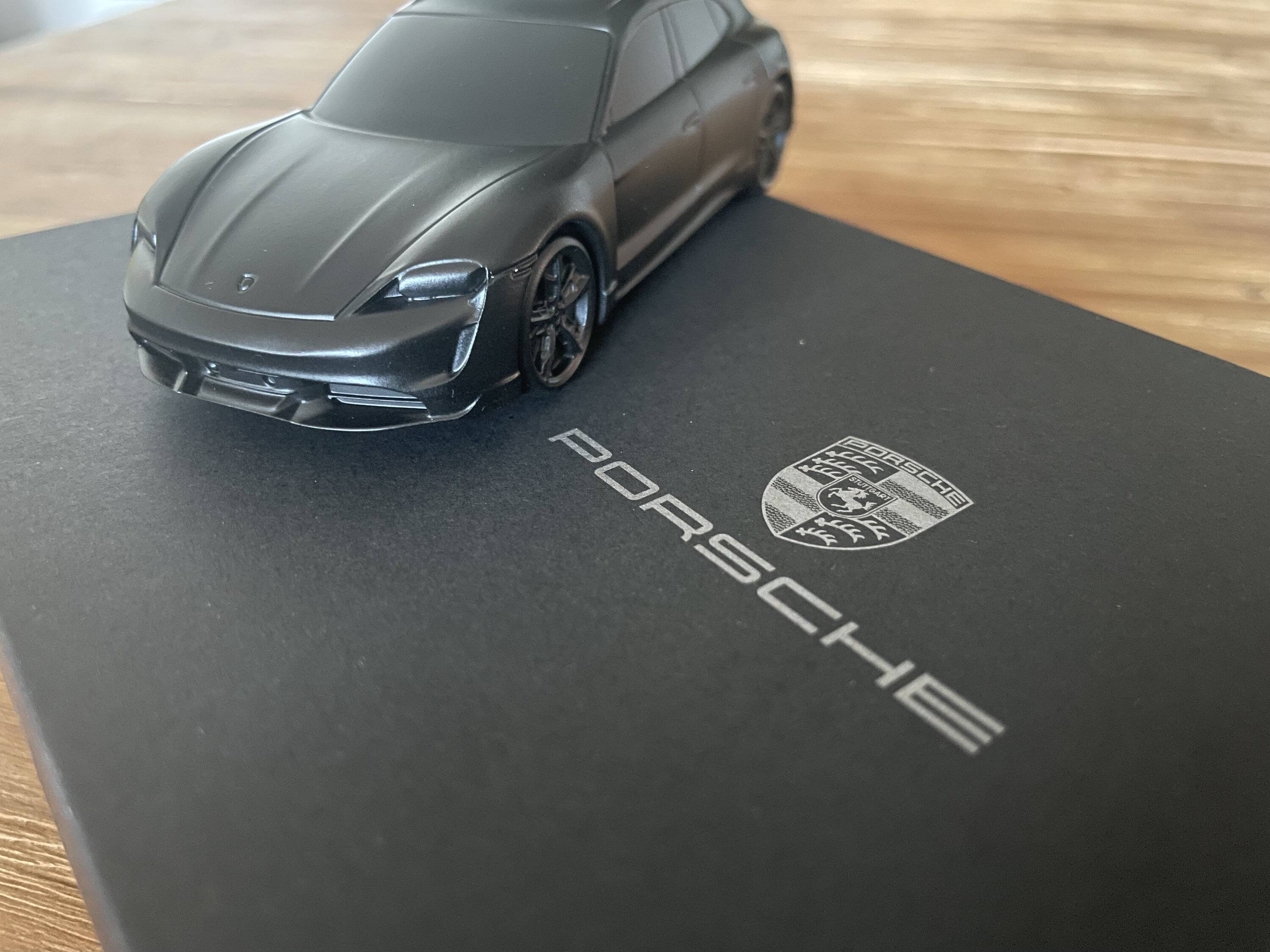 Porsche Taycan Dealer freebies and discounts? 2022-07-02_20-41-50_063