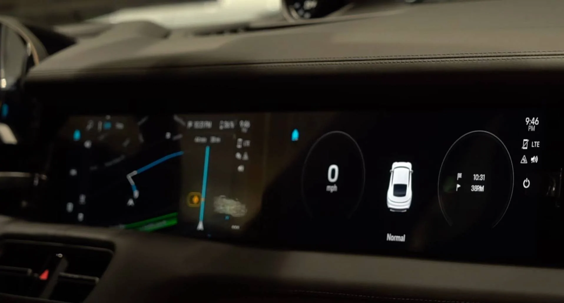 Porsche Taycan How to customise passenger display cockpit? EB0D7A7C-3A83-4E6E-81C3-A80B44037906