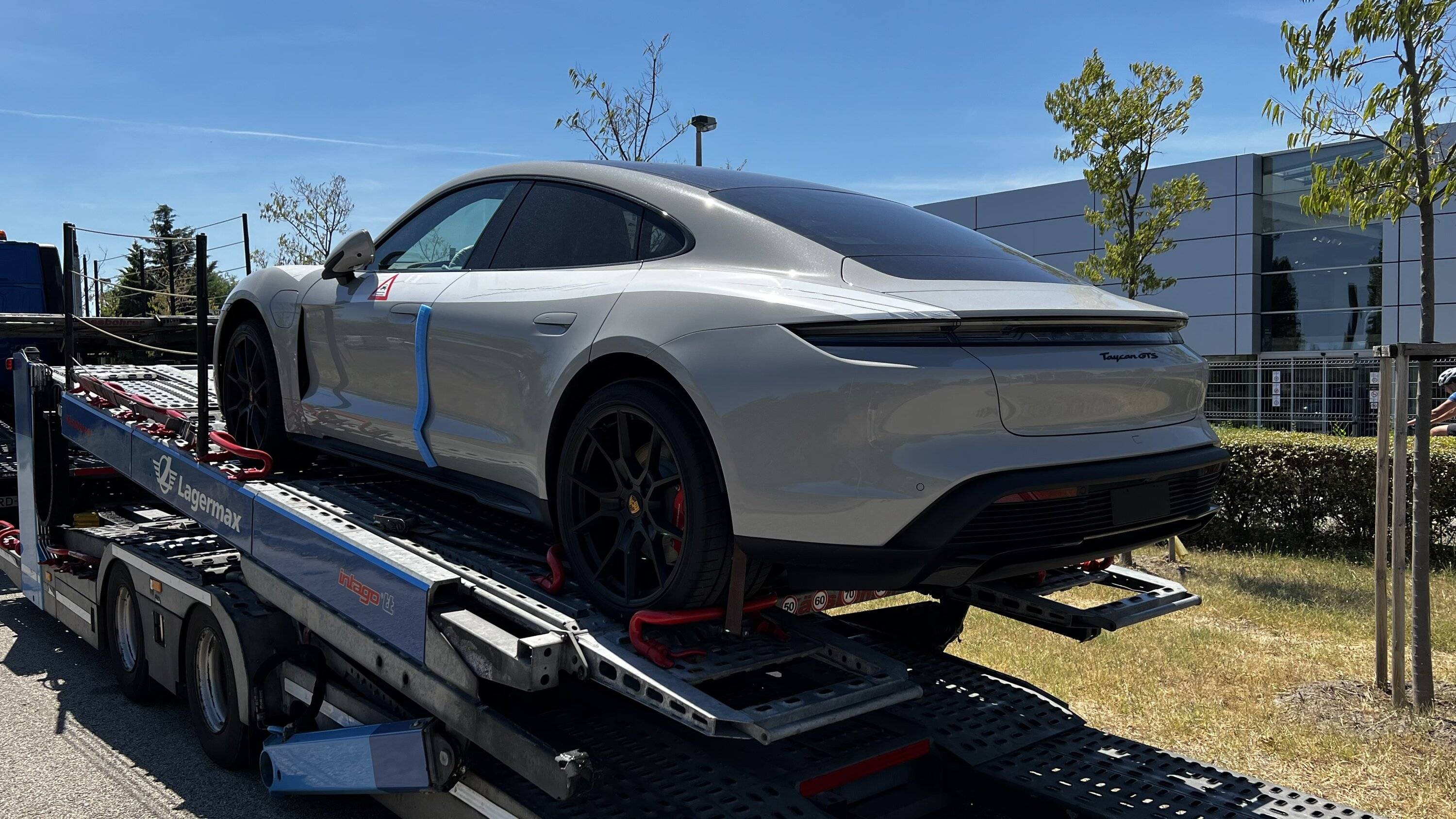 Porsche Taycan Taycan delay - 8 weeks due to battery supplier fire tempImageGh6zmV