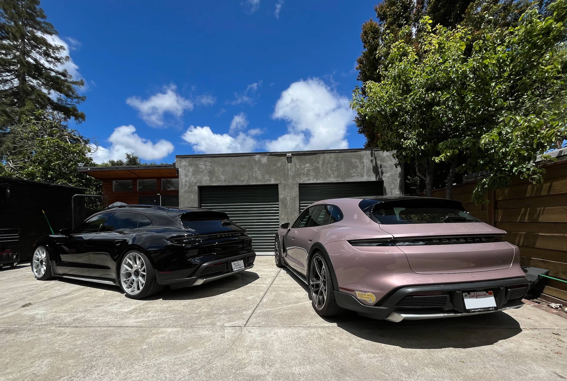 Porsche Taycan FROZEN BERRY METALLIC Taycan Club taycans