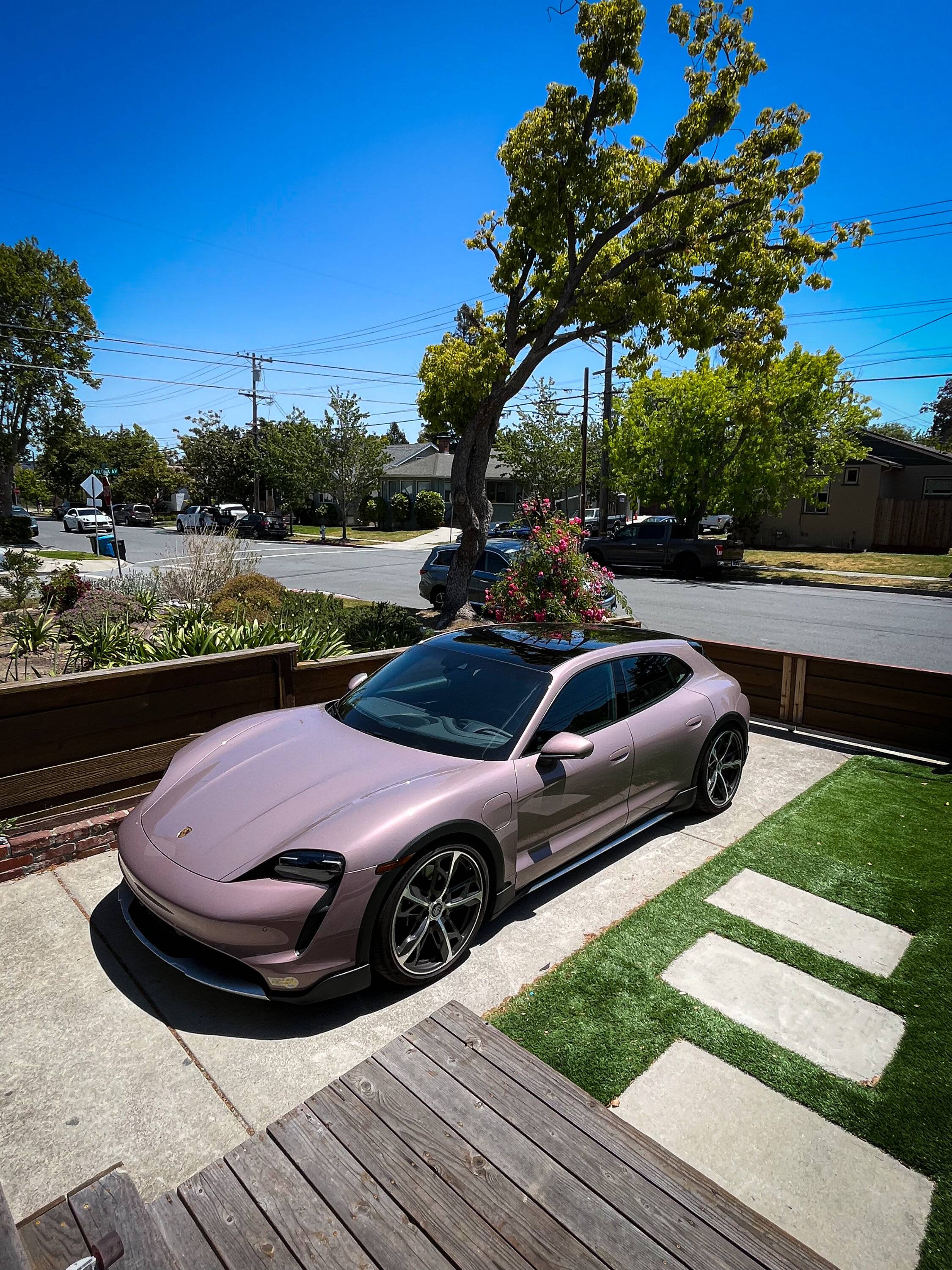 Porsche Taycan FROZEN BERRY METALLIC Taycan Club IMG_8040.JPG