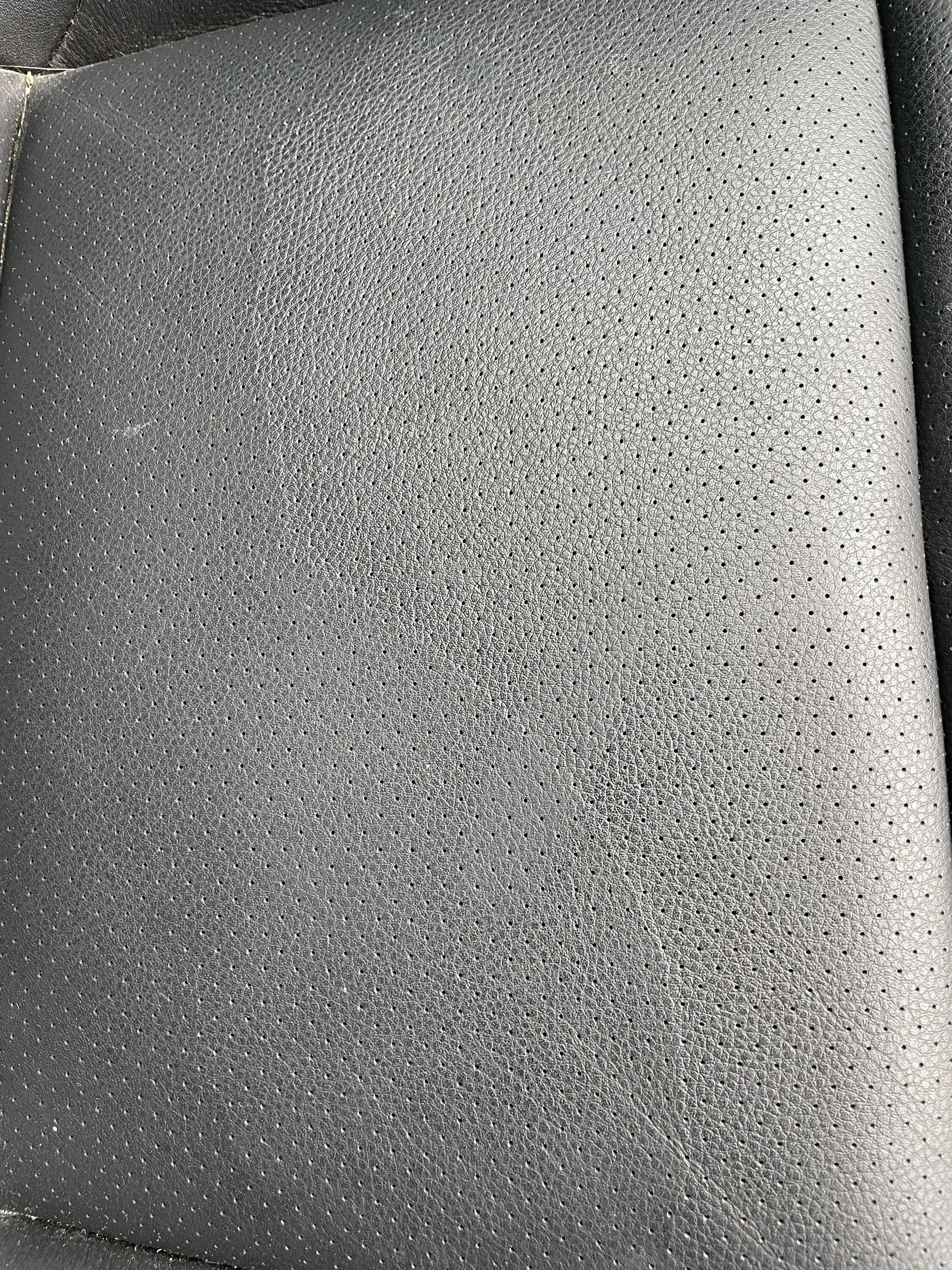 Porsche Taycan Taycan seat problem partial leather fault help (line and discolouration) BDD1292F-E375-490D-B0B5-75830E977207