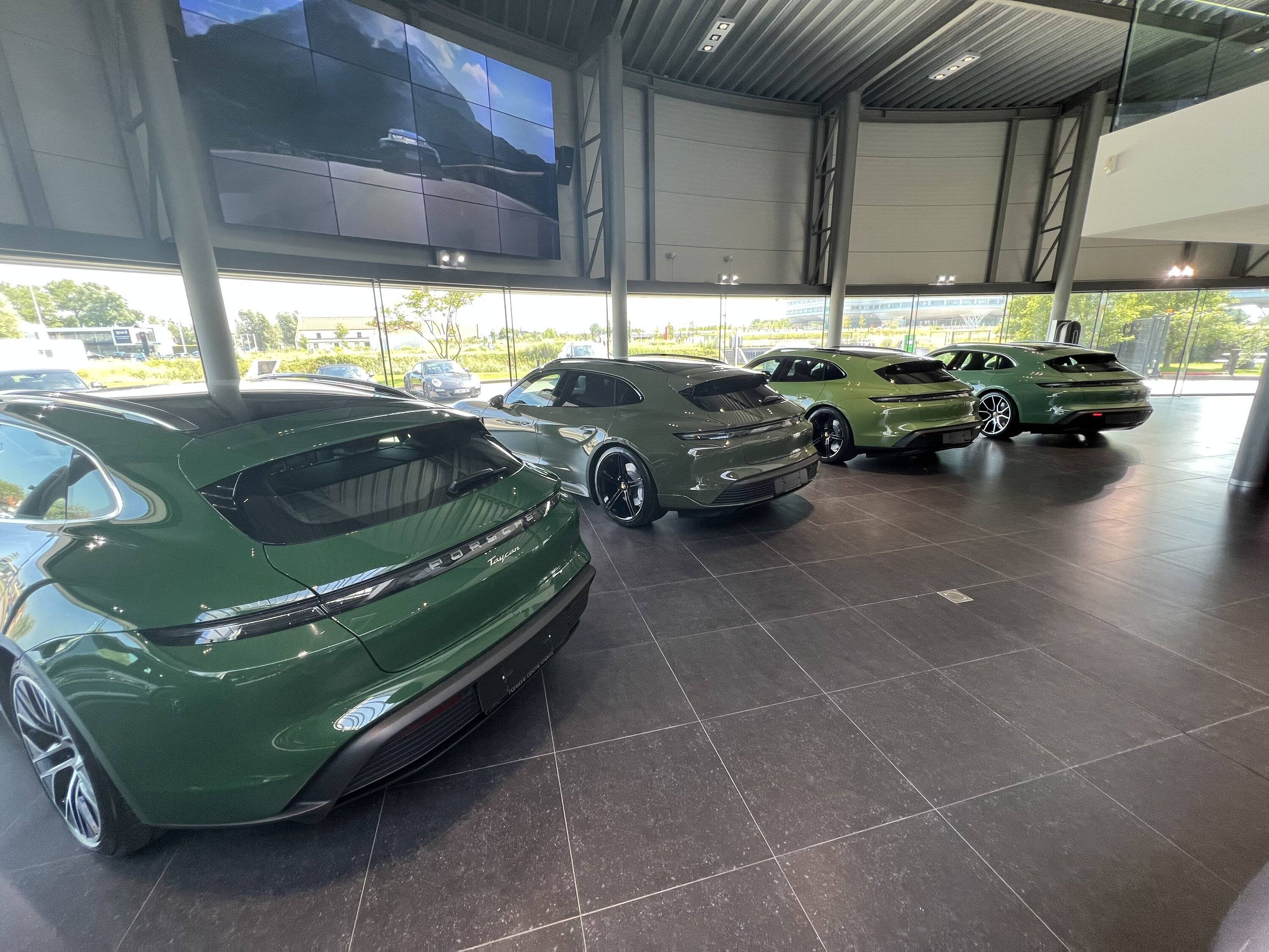 Porsche Taycan 🎨 PTS: PAINT TO SAMPLE Taycan Club & Photos Thread C976C466-C208-4813-BE9B-3BC656695AA8