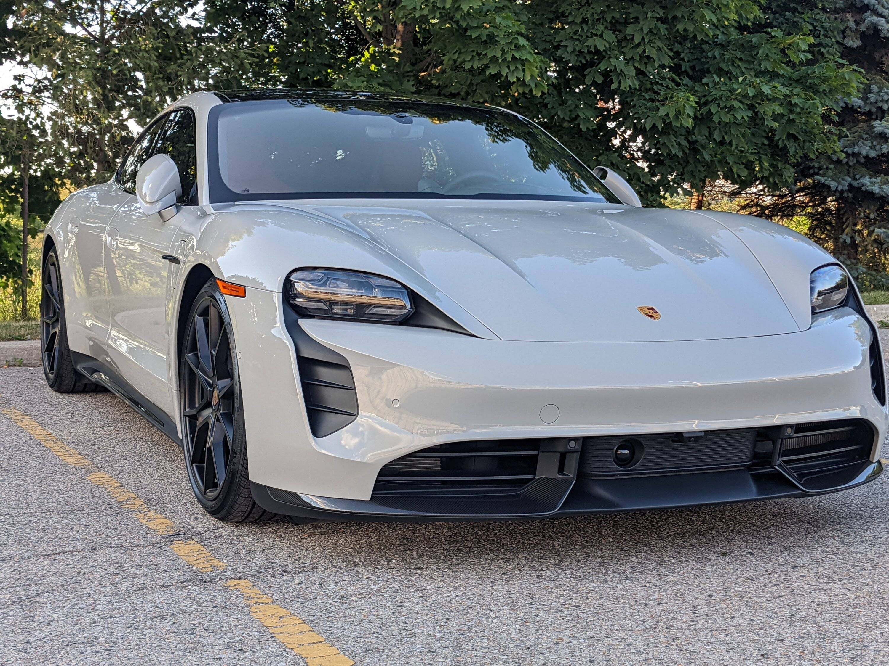 Porsche Taycan CHALK Taycan Club PXL_20220706_234407057