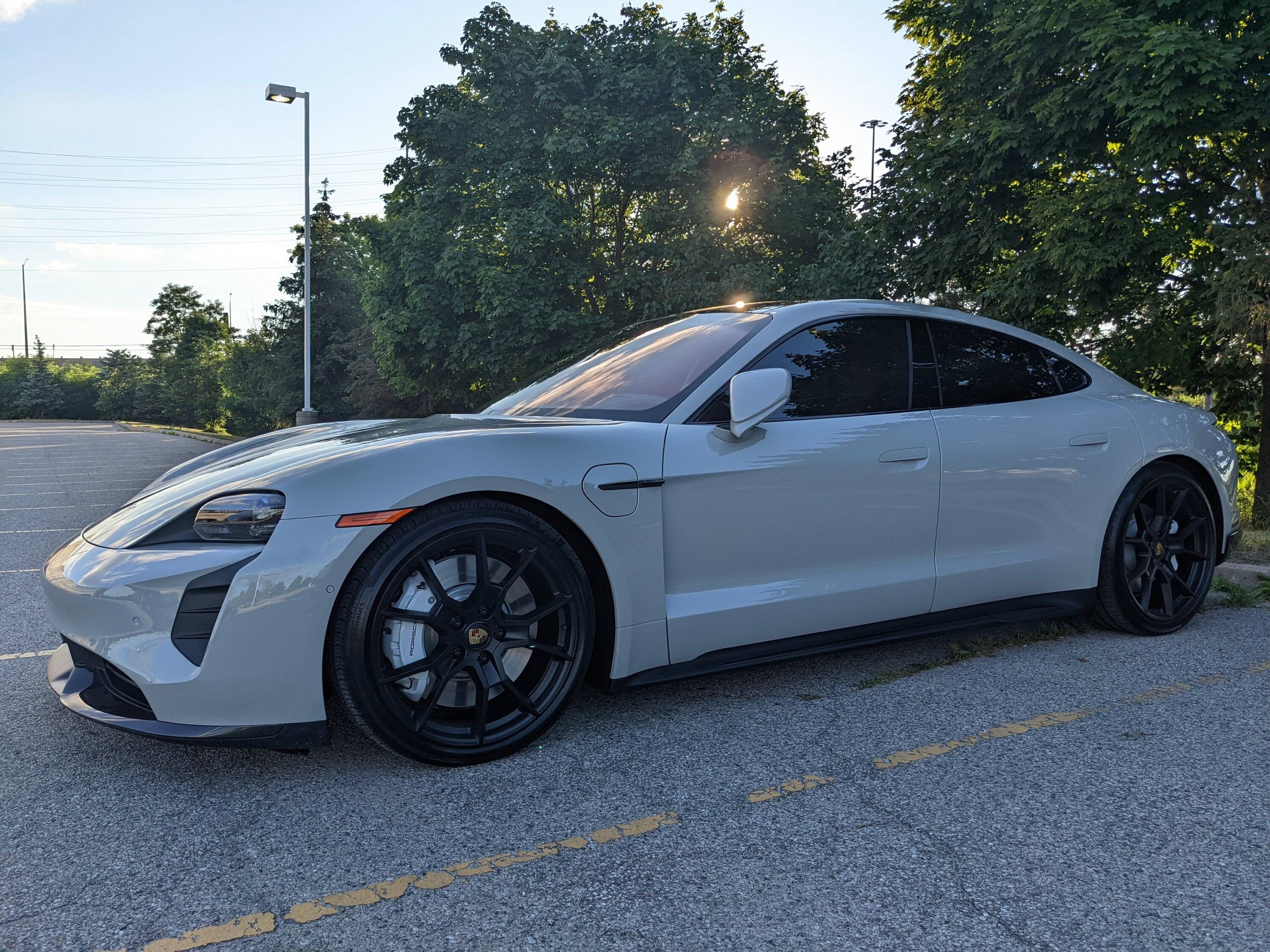 Porsche Taycan CHALK Taycan Club PXL_20220706_234347677.MP