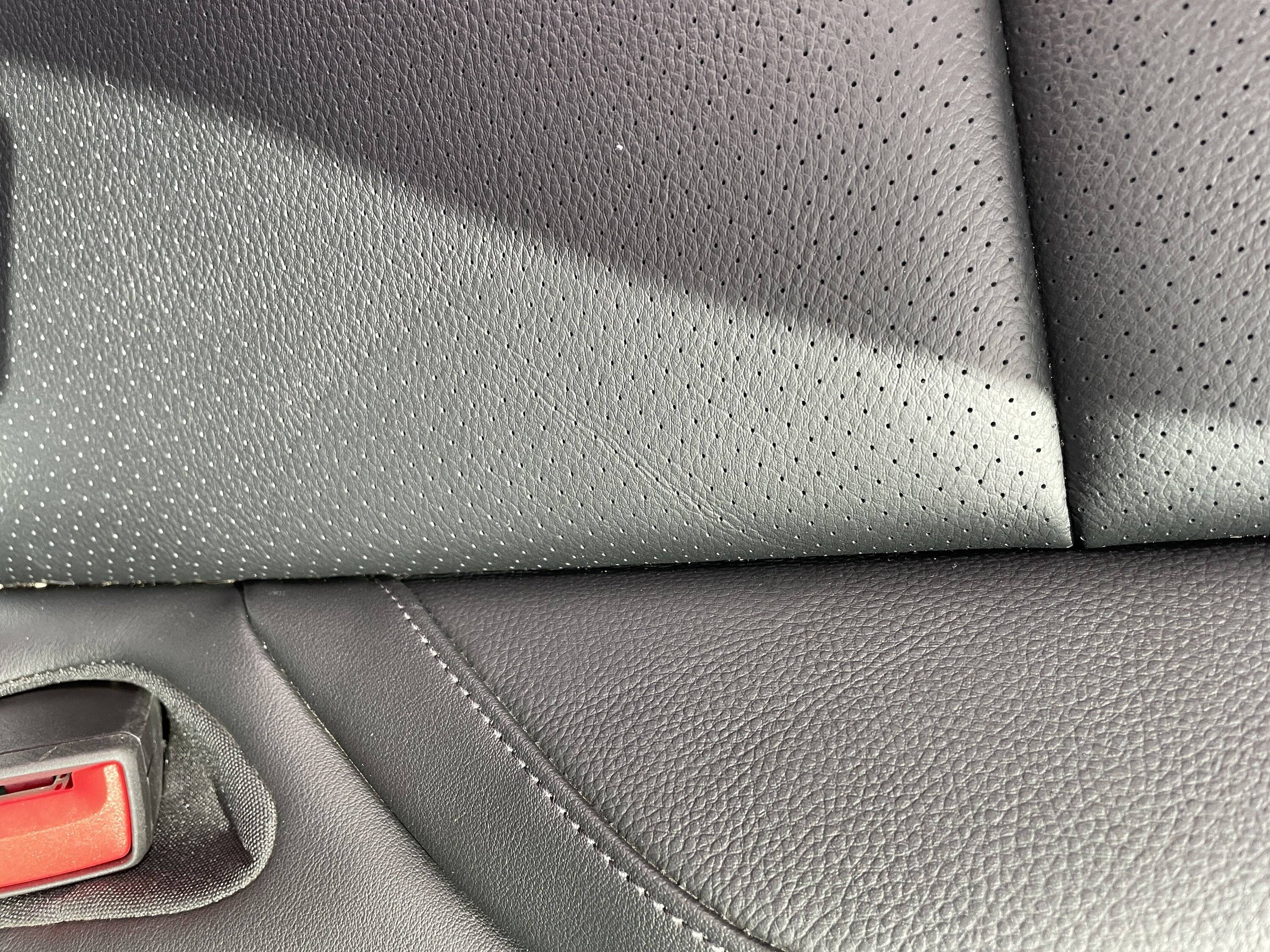 Porsche Taycan Taycan seat problem partial leather fault help (line and discolouration) IMG_5546.JPG
