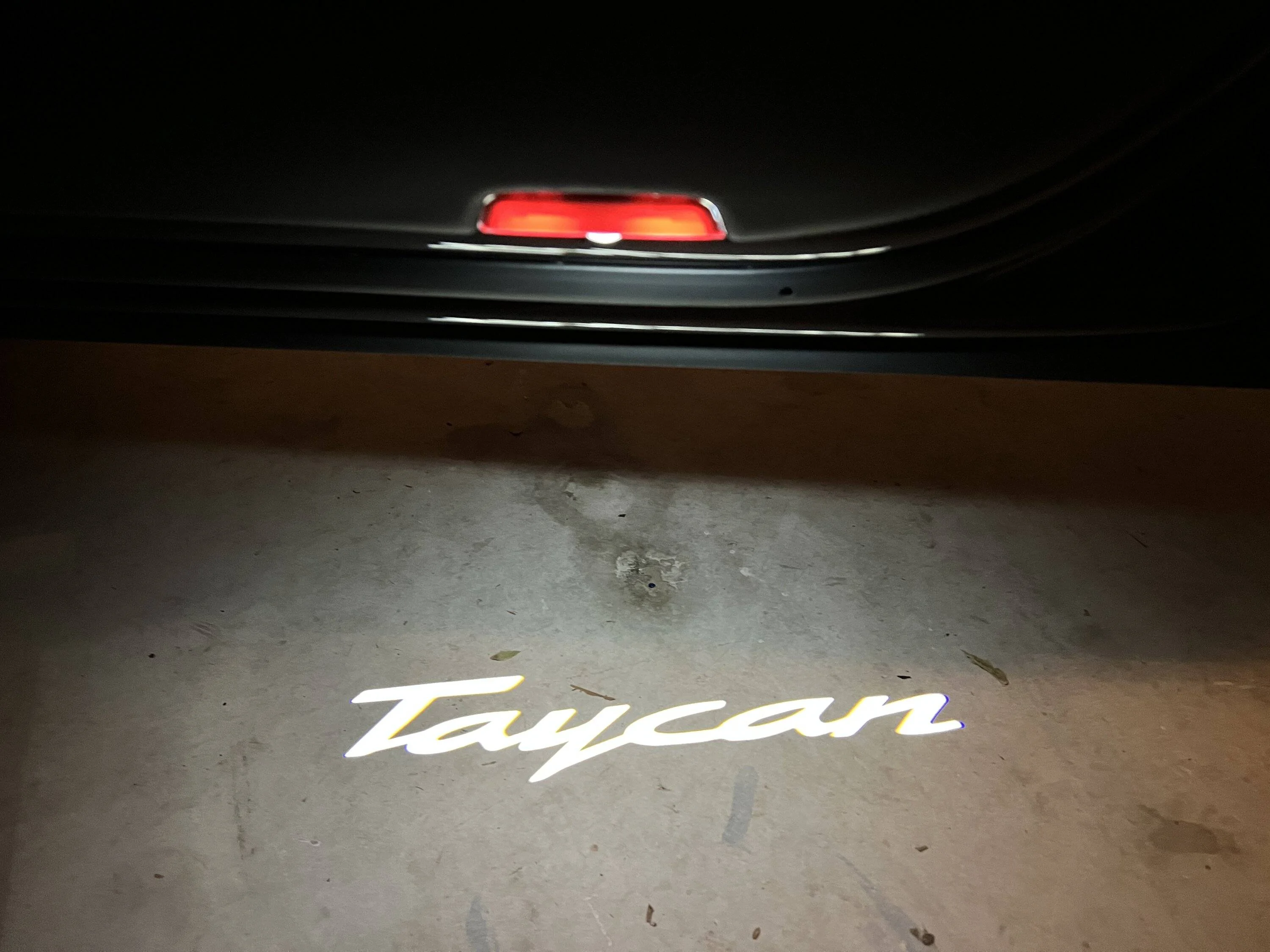 Porsche Taycan Installed puddle lights “Taycan” IMG_5496