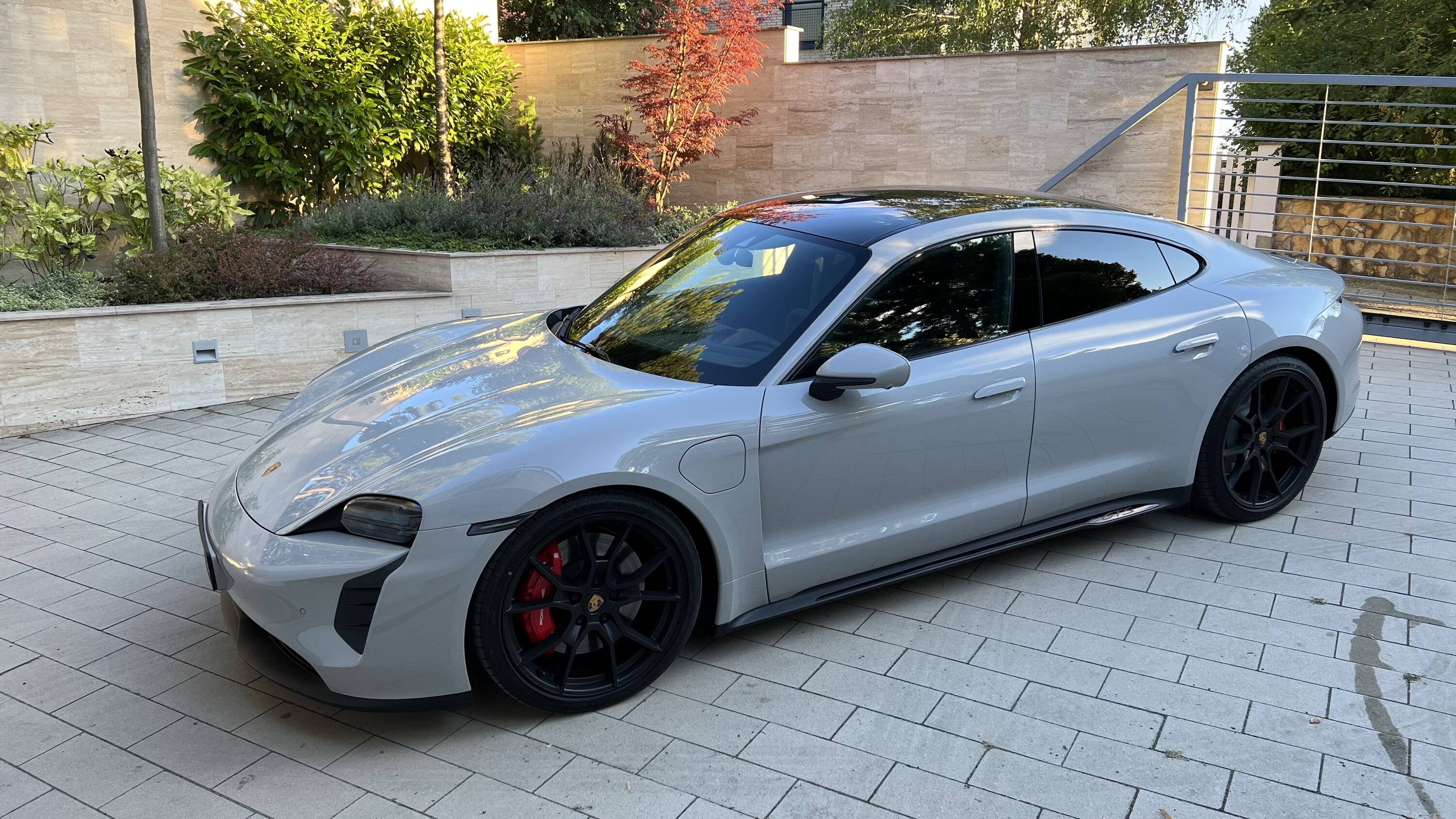 Porsche Taycan CHALK Taycan Club tempImage2Ejpcl