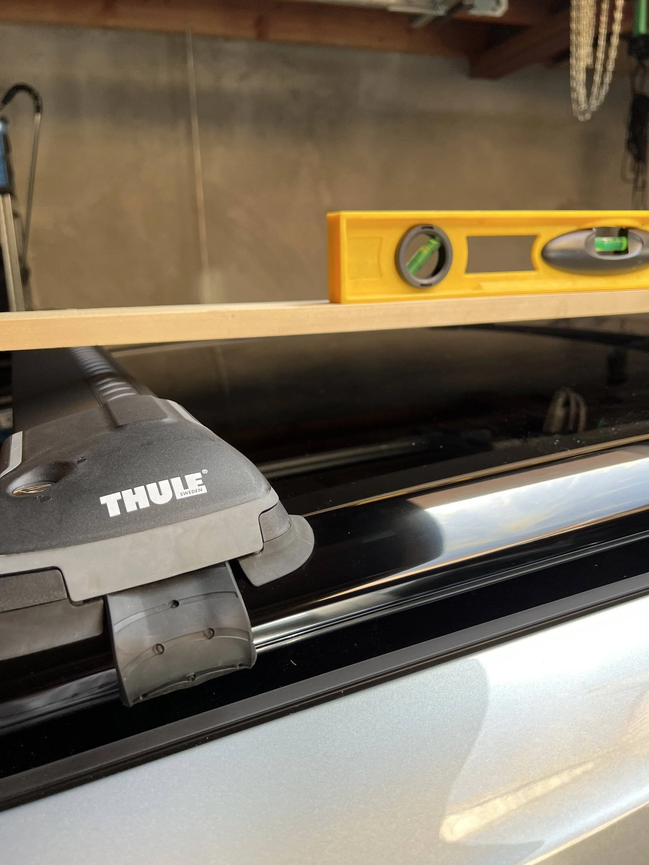 Porsche Taycan Taycan CT4 w/ 2021 vs 2022 Thule Wingbar Edge , Thule Vector M roofbox 25CF49A8-7332-48CD-B927-3E189ABBD373