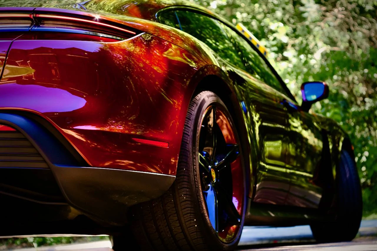 Porsche Taycan CHERRY METALLIC Taycan Club 2022 07_20 - 1 (3)