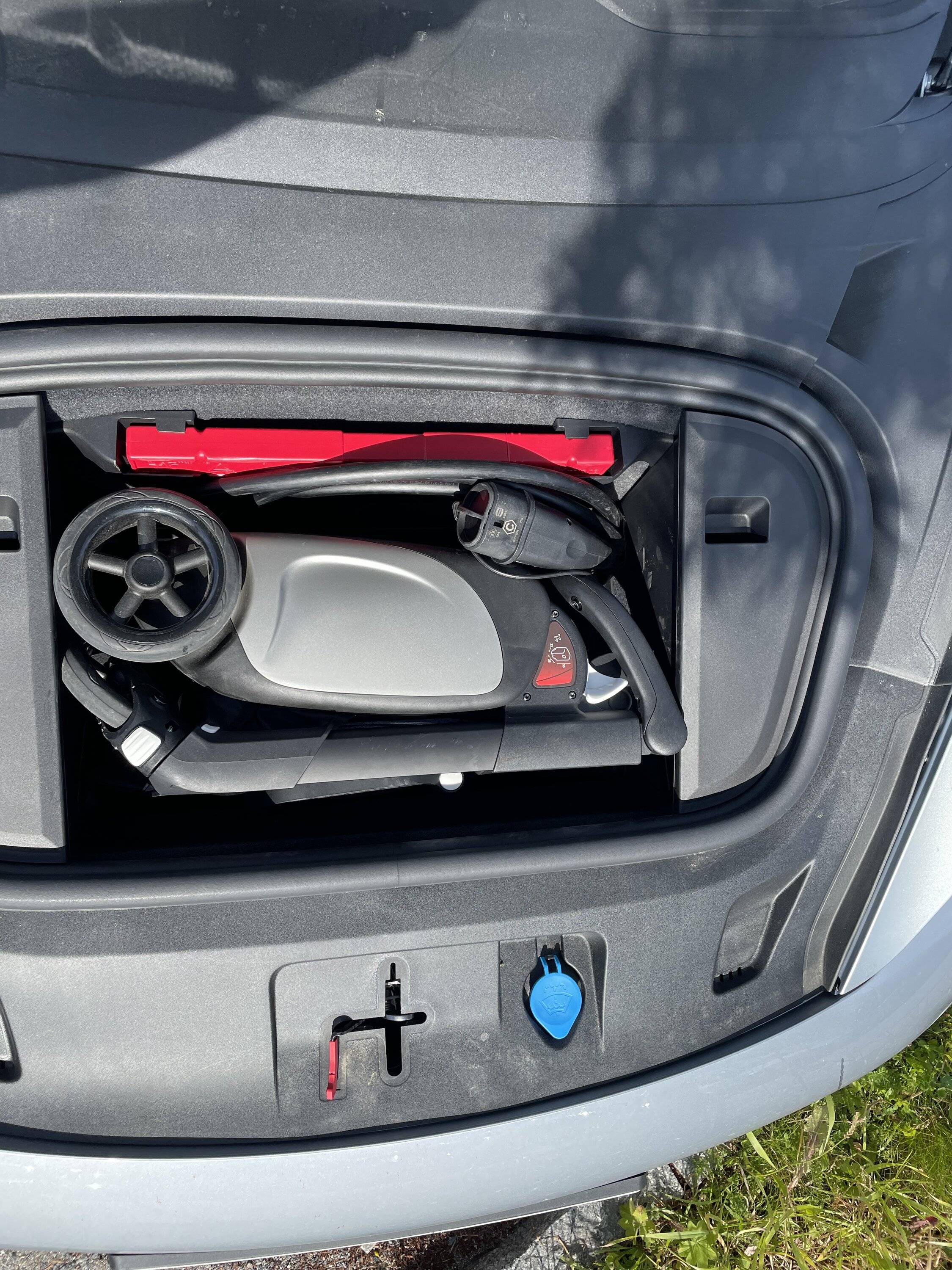 Porsche Taycan One more question: what do you use your FRUNK for? 786D5634-2132-4F24-BAA1-44302E11EEB2