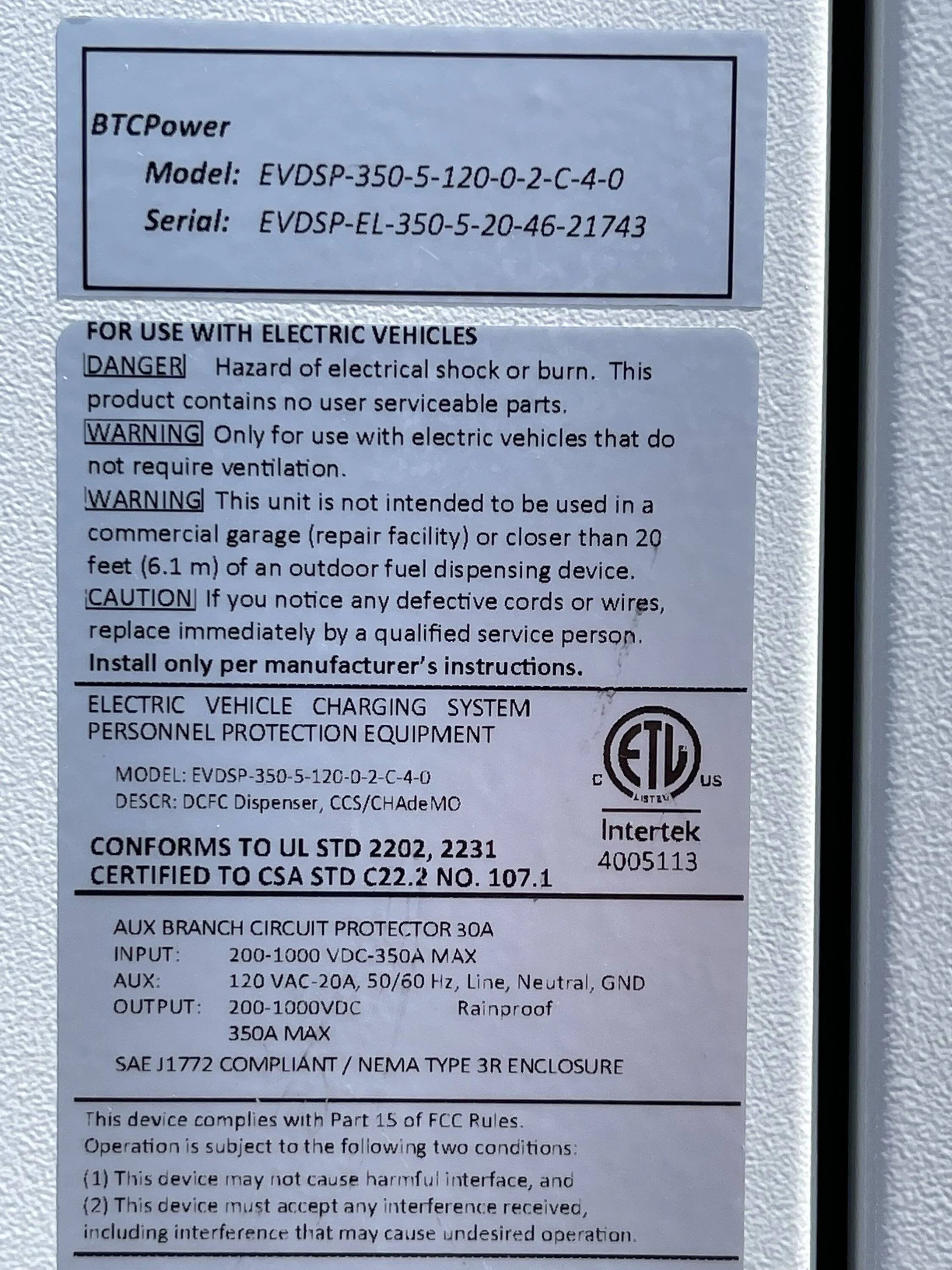 Porsche Taycan [US] EA testing Signet single cable HDP350K-NCM-G4 DC fast charger tempImageIAYk7I