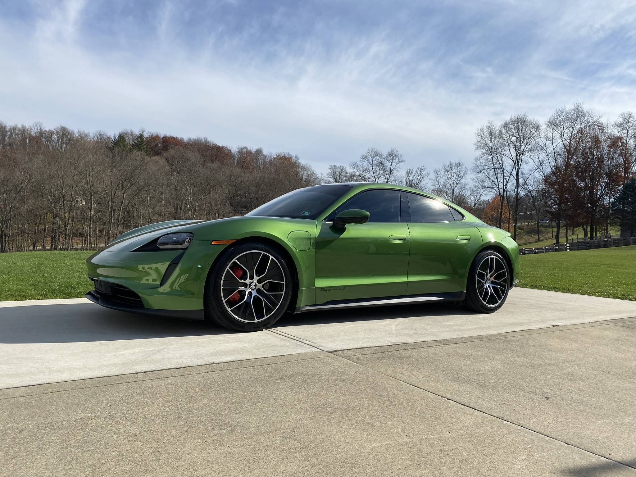 Porsche Taycan Volcanic grey or mamba green!!! ?? 3923A43B-83E3-4341-9303-9AC35A7B5AAC