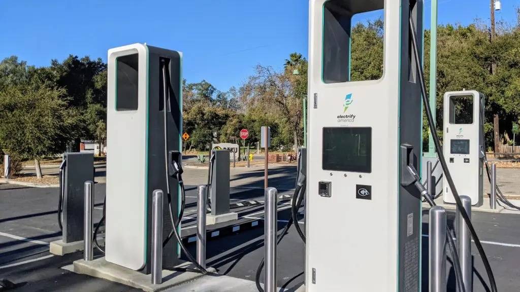Porsche Taycan IONITY 202101-Electrify-america-charging-station-dcfc-fast-charger-ojai-california-ea-ev-charger-KYLE